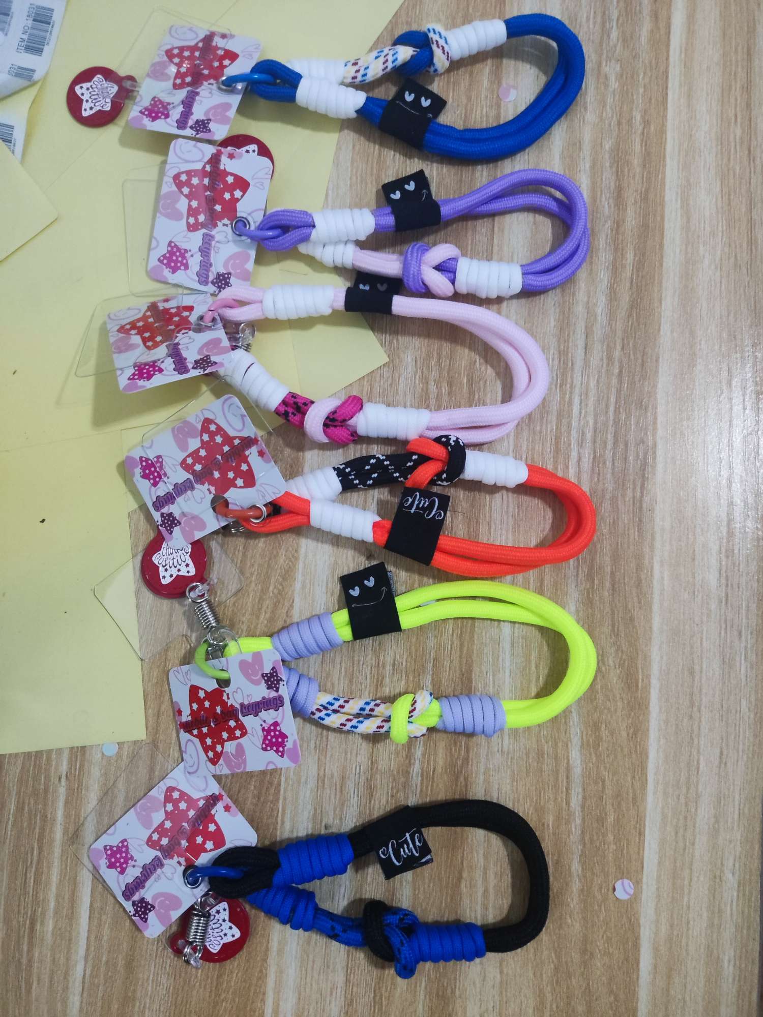 精美小巧饰品挂饰 手机链挂件 1创意手机装饰品 高档车载香水瓶挂饰 手机链饰品礼品产品图