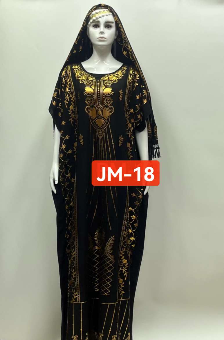 A two-piece cotton robe with gilded foil and a shawl Application Scenario