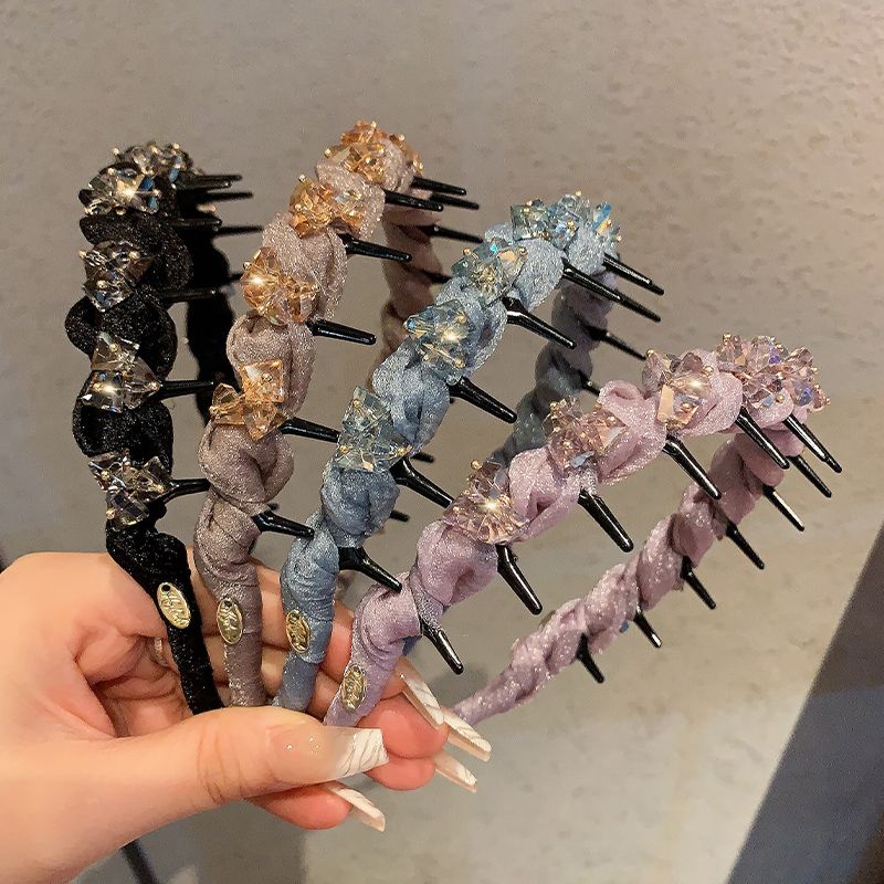 Golden leaf hair comb headwear, luminous headwear, hair tie, exquisite hair wear, elegant headwear, unique design, ladies' accessories Golden leaf hair comb headwear, luminous headwear, hair tie, exquisite hair wear, elegant headwear, unique design, ladies' accessories