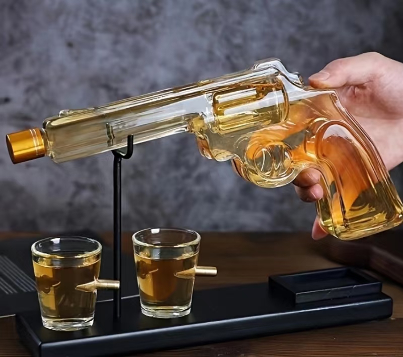 异形酒杯威士忌酒杯酒具套装 醒酒器红酒白酒洋酒玻璃杯玻璃壶套装酒杯酒具玻璃酒杯威士忌白底实物图