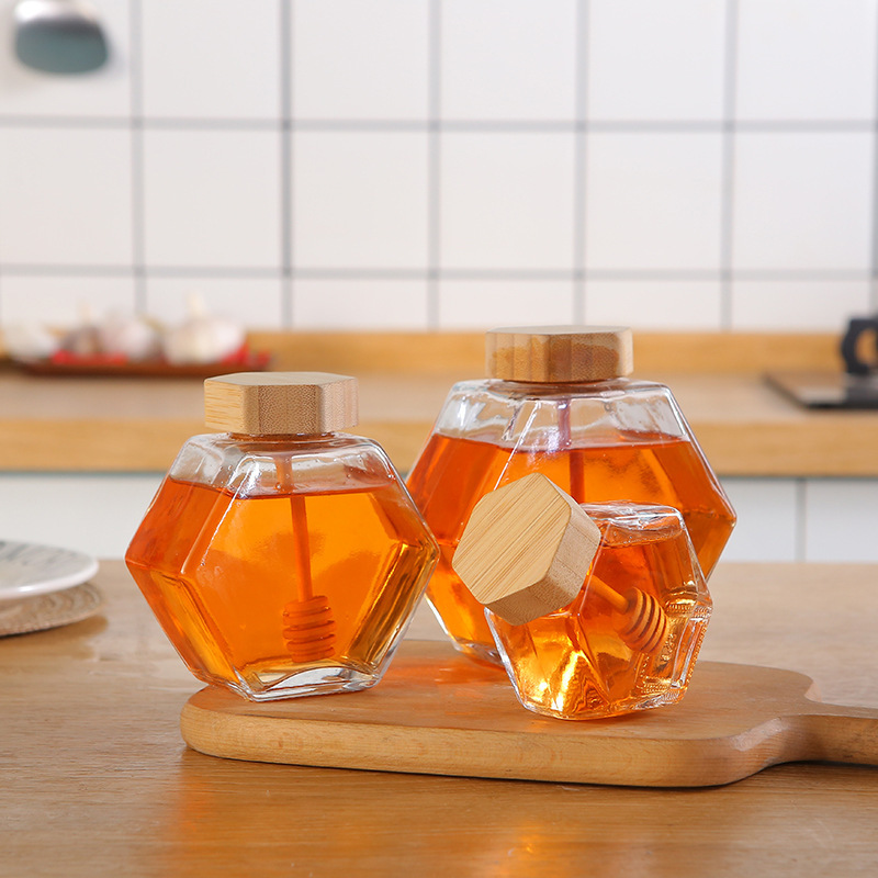 Hexagonal honey bottle, transparent jam bottle, bamboo and wood lid, portioned glass bottle, empty bottle, bird's nest bottle, food-grade sealed jar, glass honey jar Application Scenario