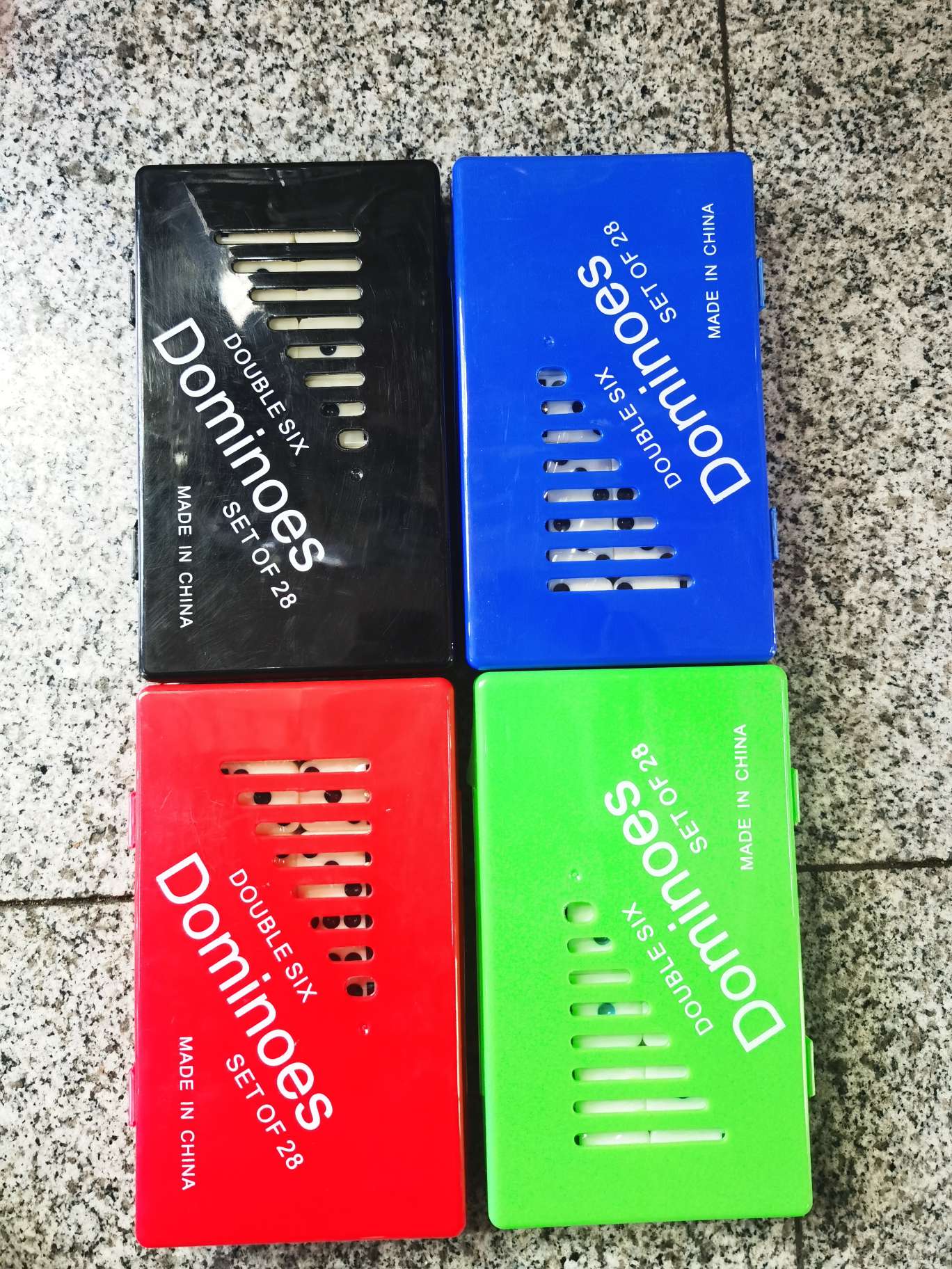 休闲运动棋牌桌游牌 扑克牌卡牌魔术扑克牌 精美耐用 适合运动户外娱乐游戏卡游爱好者卡牌细节图