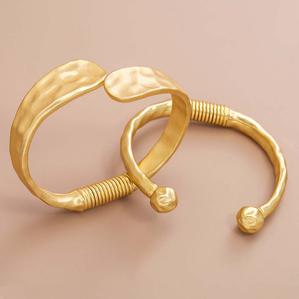 New cross-border French Baroque alloy round heart bracelet, versatile, color-preserving and non-fading open gold-plated bracelet Specification image