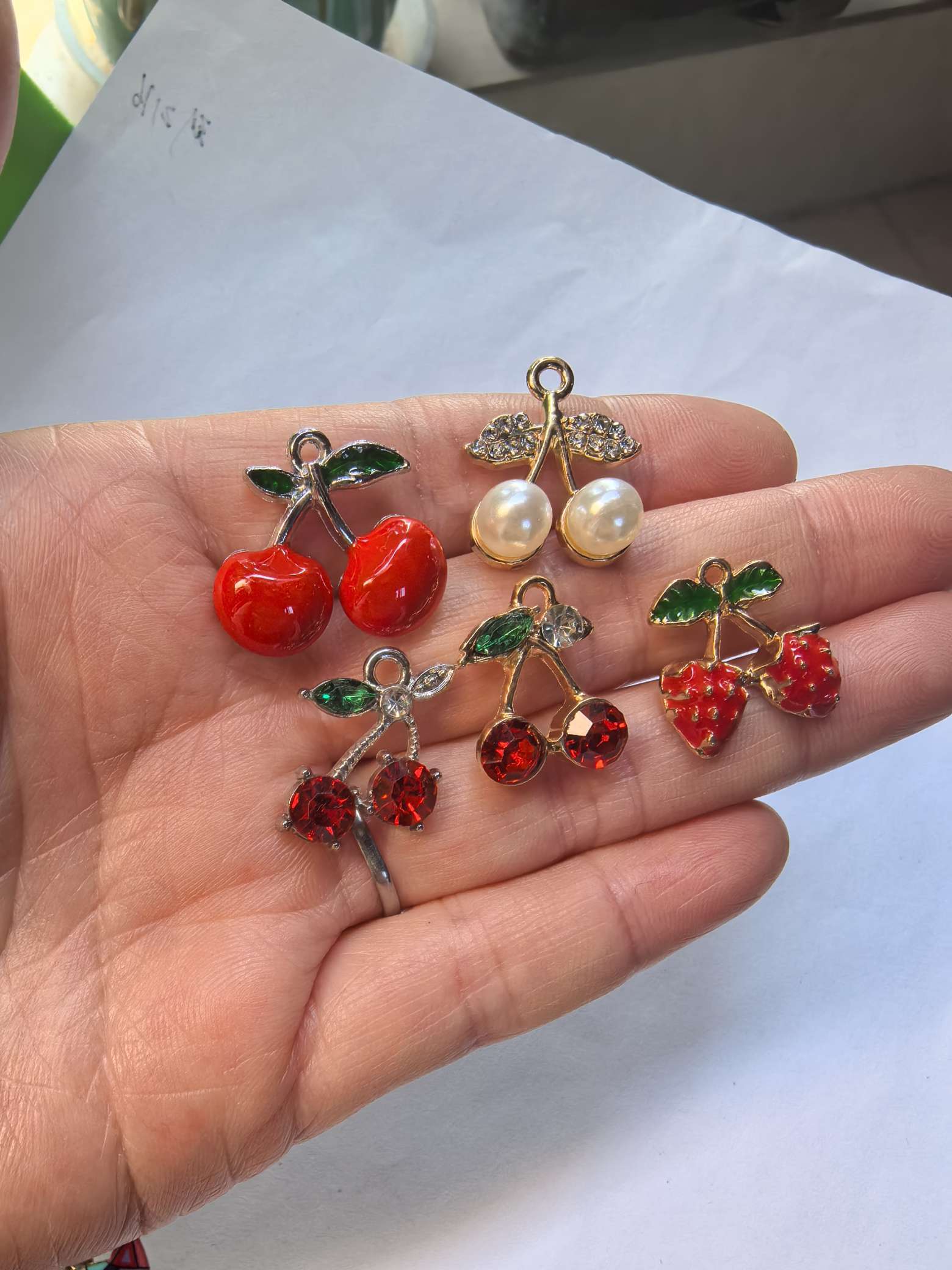 时尚潮流饰品配件 独特设计其他饰品配件 个性化装饰提升你的魅力