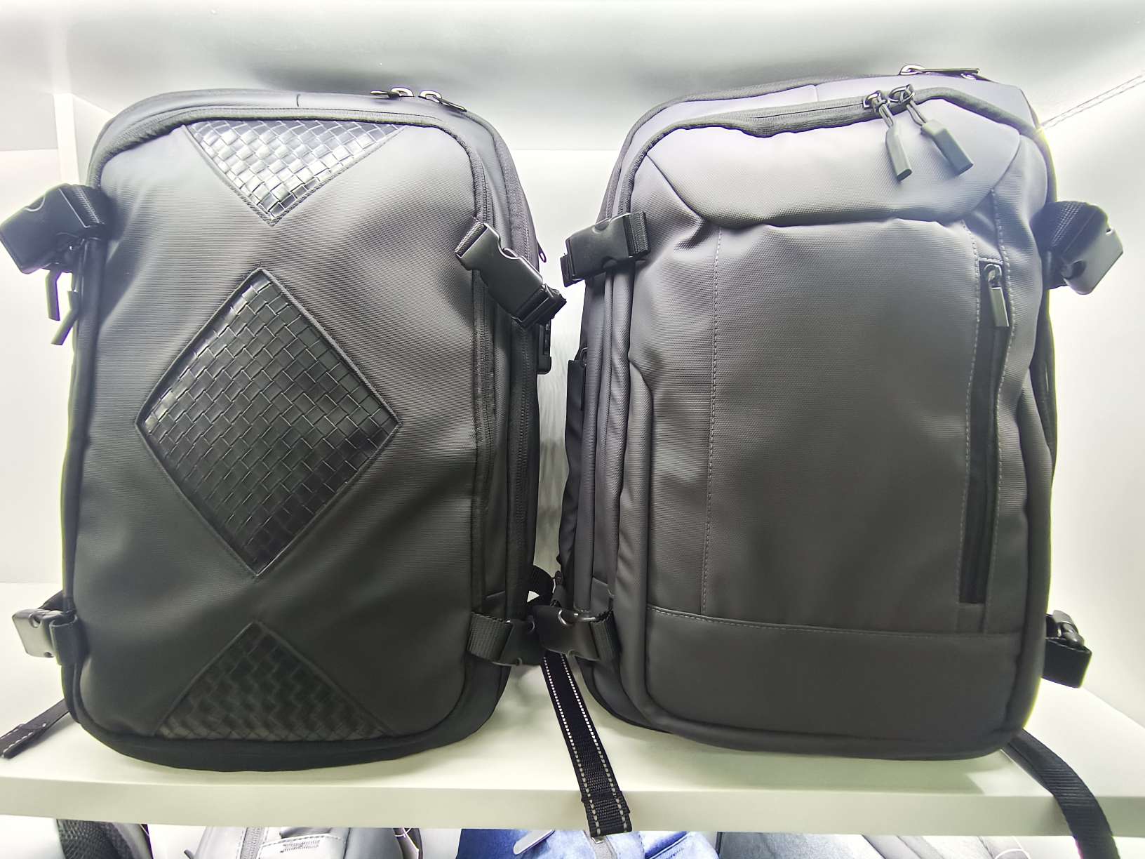 新款热卖 真空抽气压缩双肩背包户外旅行大容量箱包皮具 大学生书包女款时尚潮流背包轻便耐用