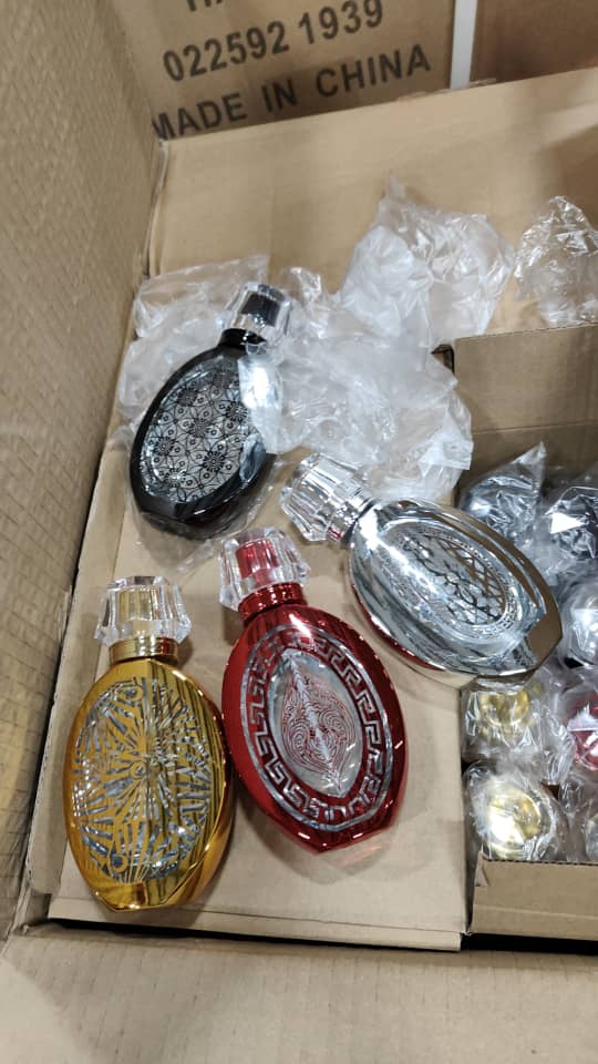中东香水瓶白底实物图