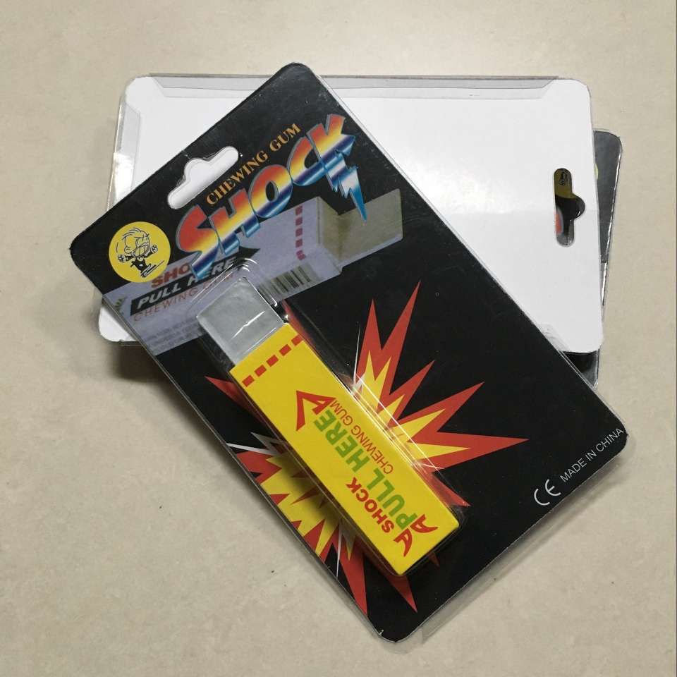 电人口香糖 带电的口香糖 整蛊电人玩具批发 触电整人玩具 电人笔白底实物图