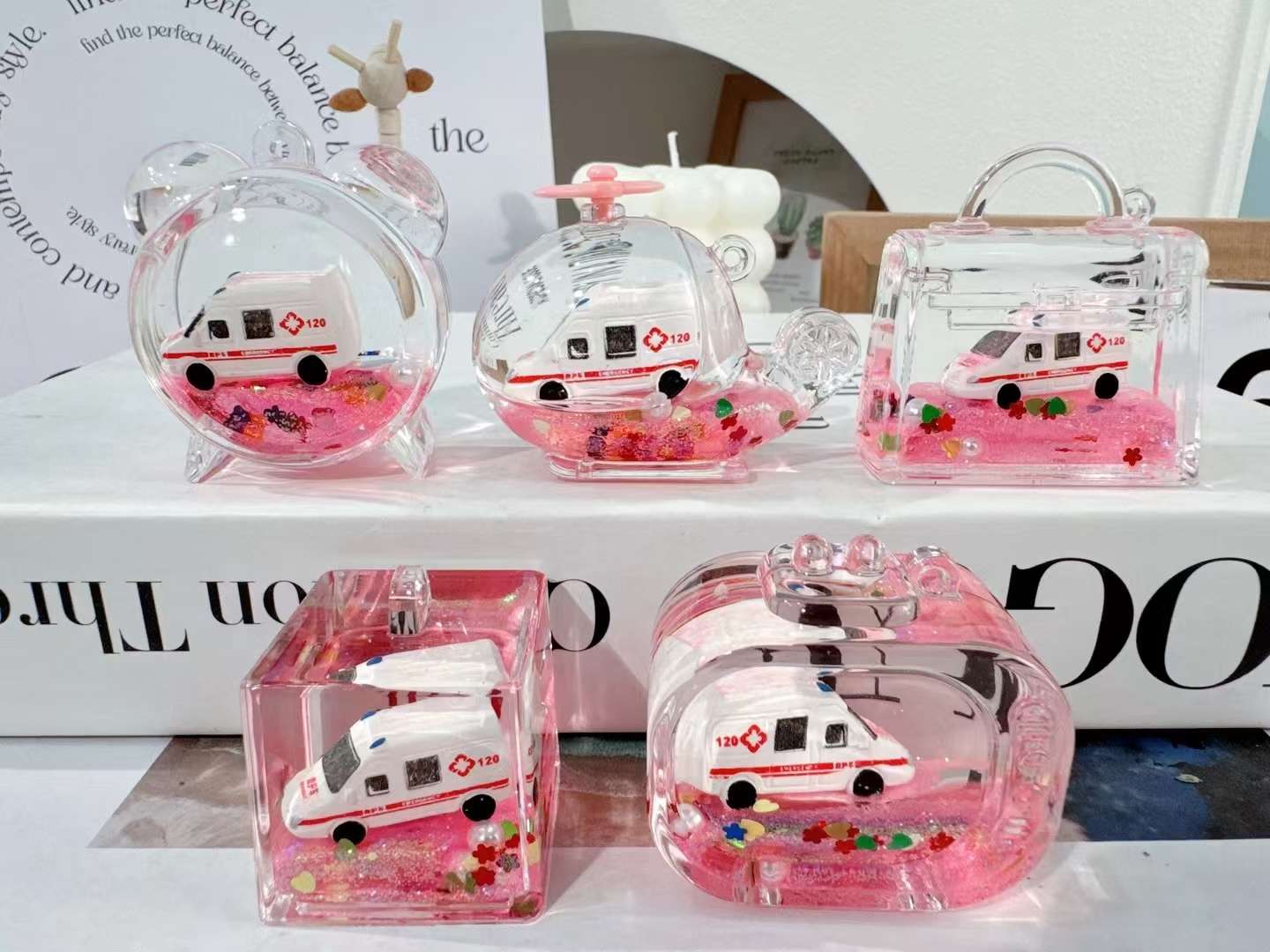 发光奶牛小汽车玩具钥匙扣 流沙瓶钥匙扣 卡皮巴拉注油瓶挂件钥匙扣流沙瓶细节图