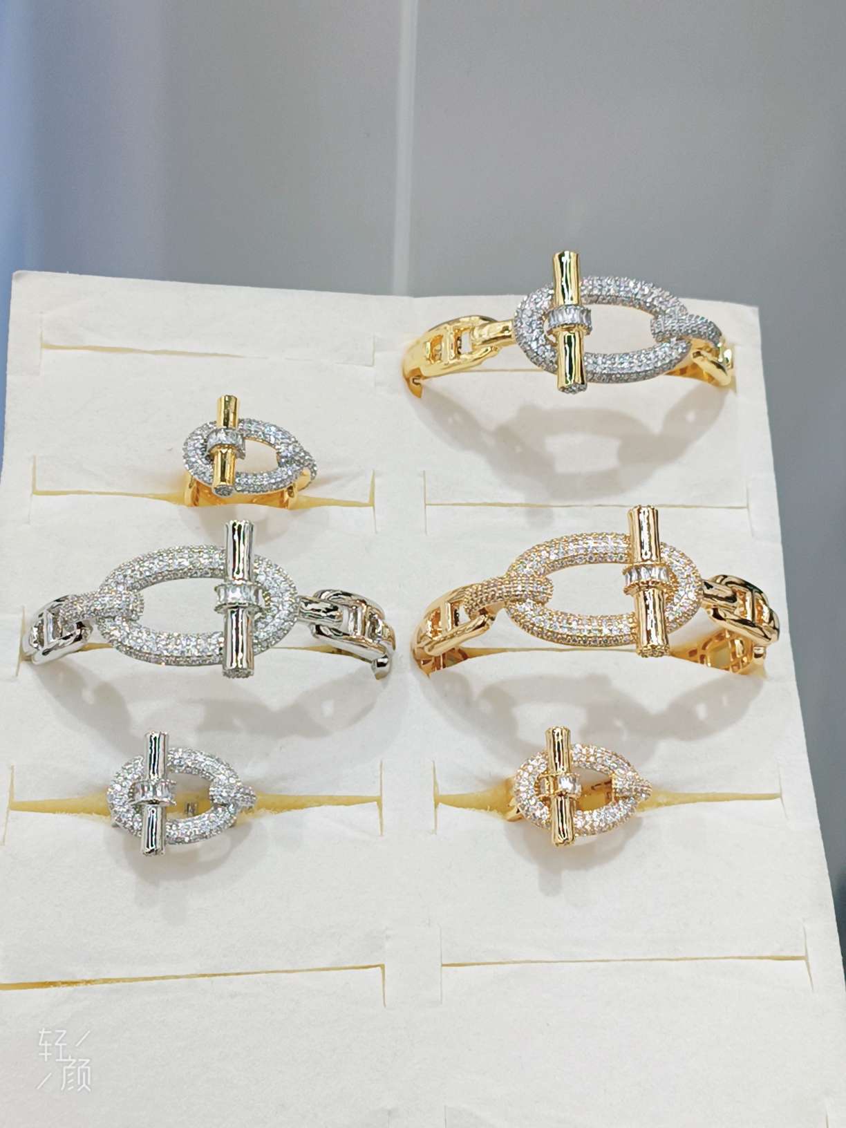 欧美时尚新款OT搭扣猪鼻子手镯十戒指镀金双环扣双色。套装手镯手镯手镯手镯