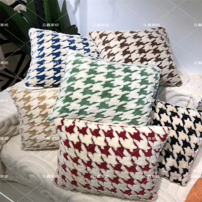厂家直销抱枕，轻奢百搭不含芯毛绒抱枕套，短毛绒抱枕定制