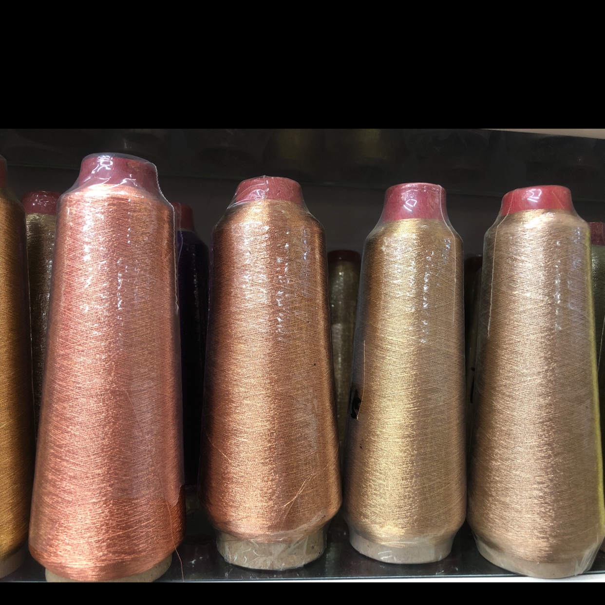 Computer embroidery thread 1 factory direct sales of embroidery thread for clothing accessories details Picture