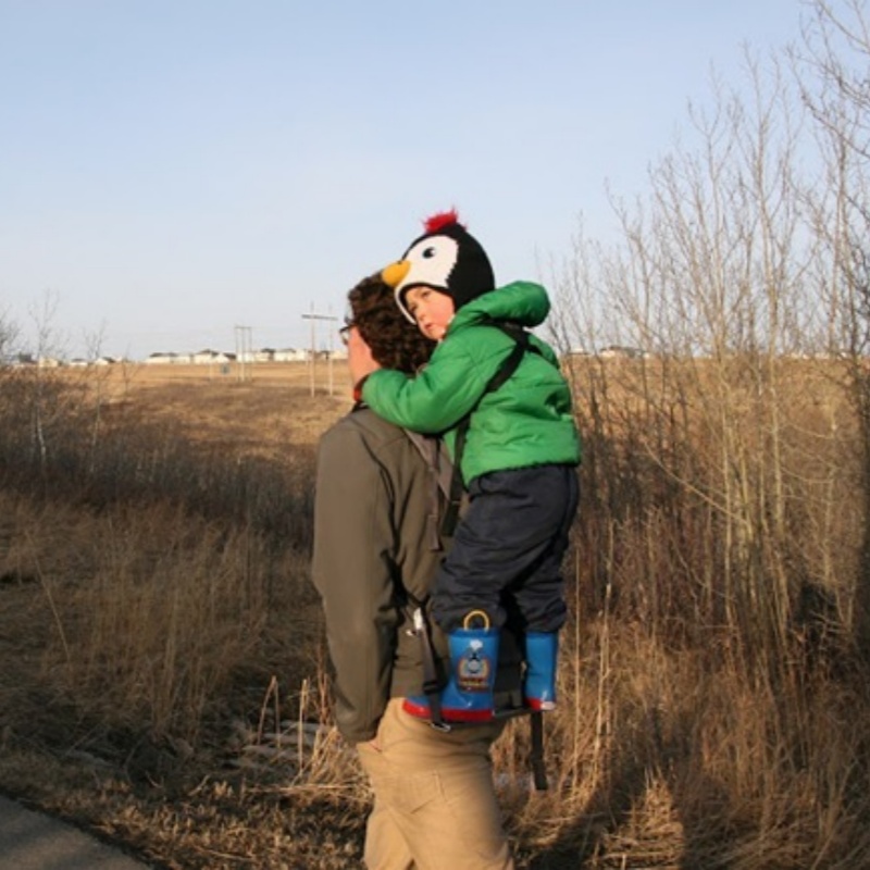 Cross-border children spring outing can stand backpack big children outdoor multifunctional standing backpack travel knight backpack Specification drawing