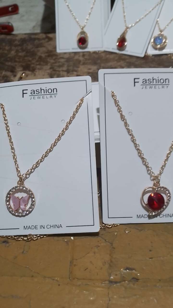 气质拼接珍珠项链女款 高质量合金饰品项饰 珍珠项链精致优雅时尚首饰 多款项链可混装可清装 电镀颜色分KC金和白K！！！！白底实物图