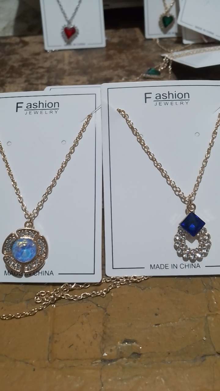 气质拼接珍珠项链女款 高质量合金饰品项饰 珍珠项链精致优雅时尚首饰 多款项链可混装可清装 电镀颜色分KC金和白K！！！！产品图