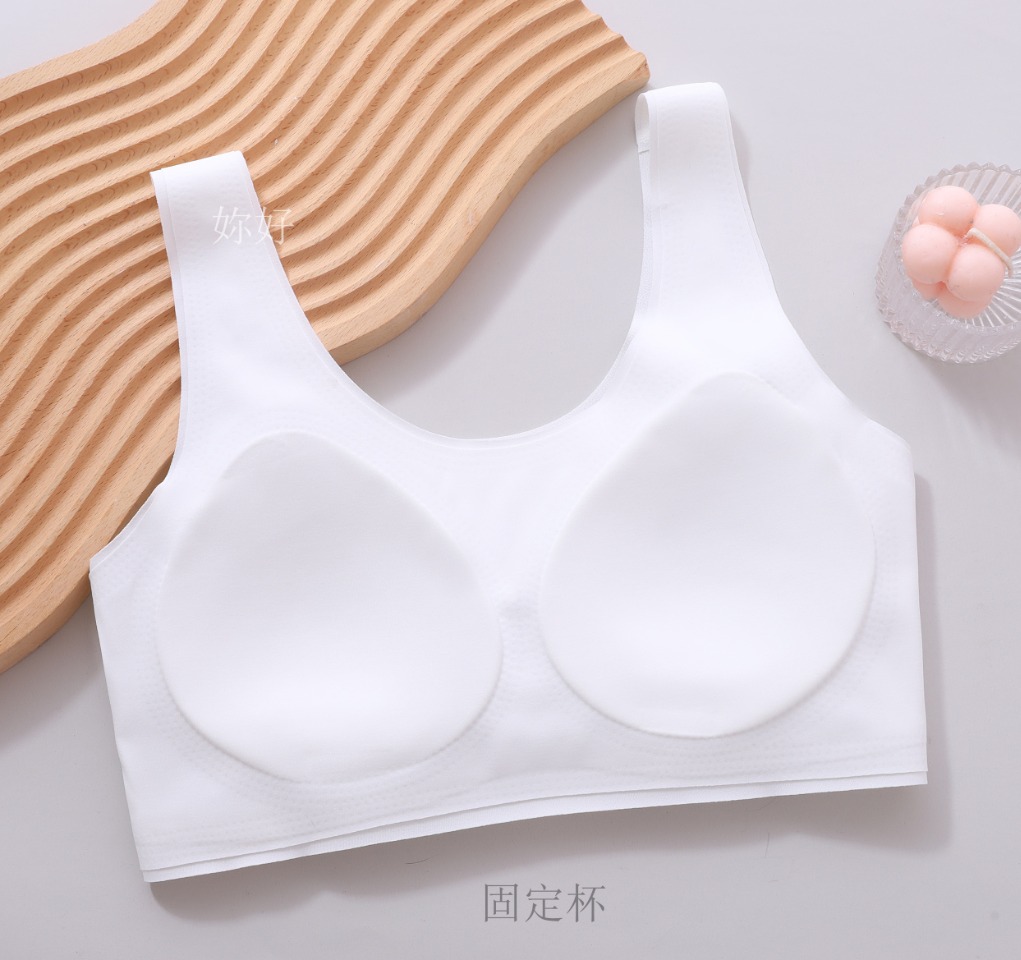 Teenage girls growth underwear junior high school students youth trackless cloud bra girls sports ice silk small vest Specification drawing