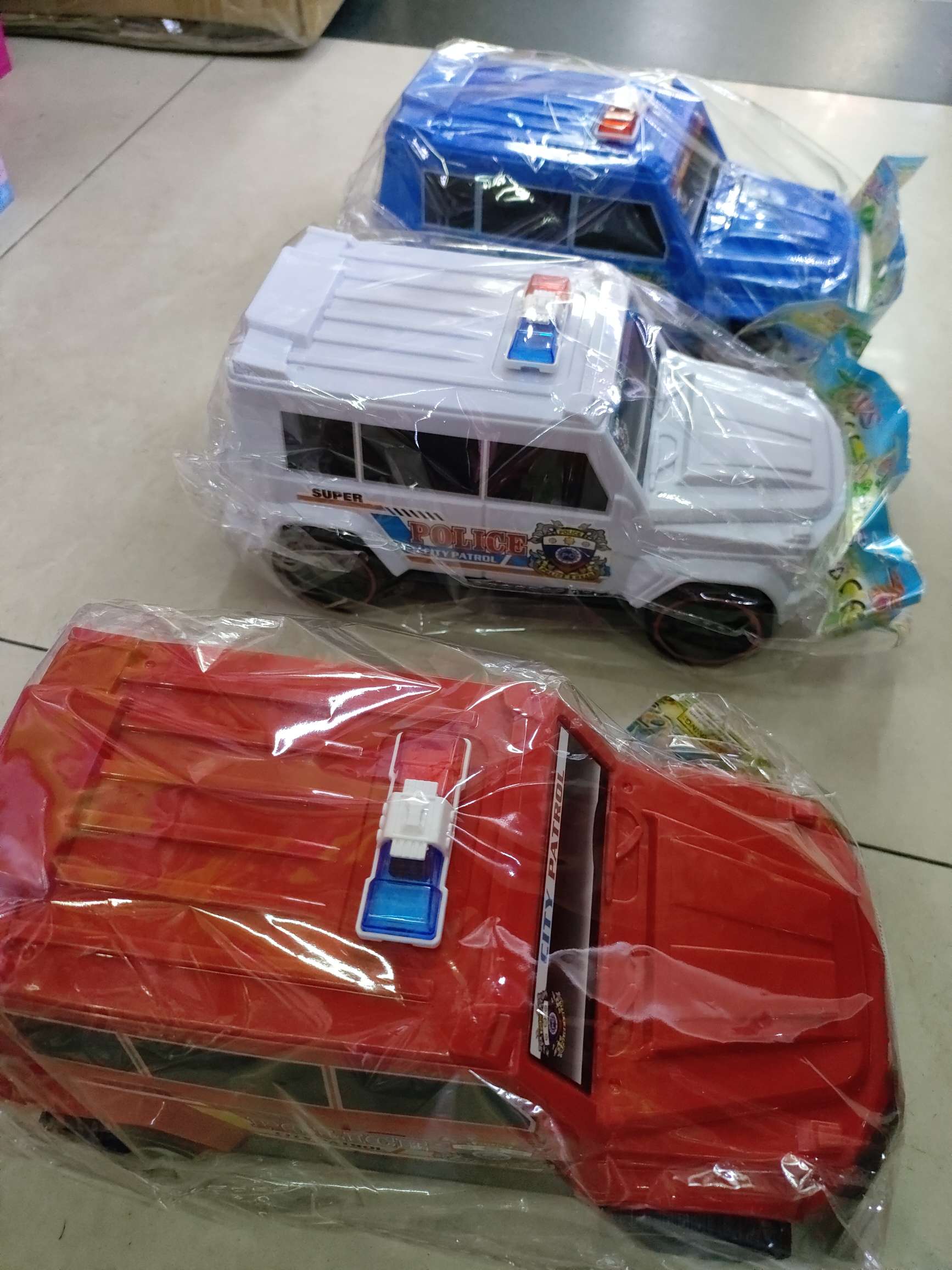 惯性警车模型玩具车，两款清装不混装，混三色，opp袋装。3.95元/个，120个/箱。儿童玩具车模内销外贸详情图9