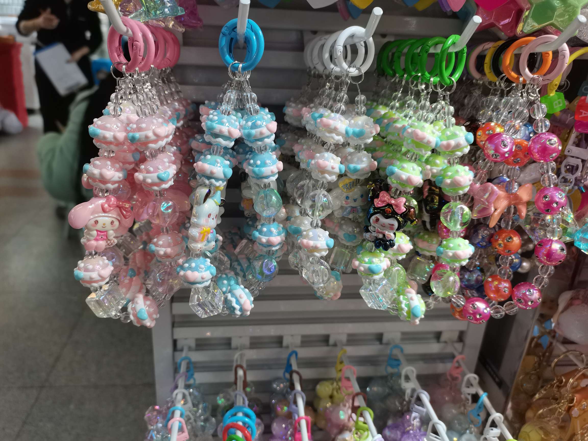 精美饰品挂饰 手机链饰品 手机链小挂件 适用于各种手机型号 轻便便携装饰品手机链饰品