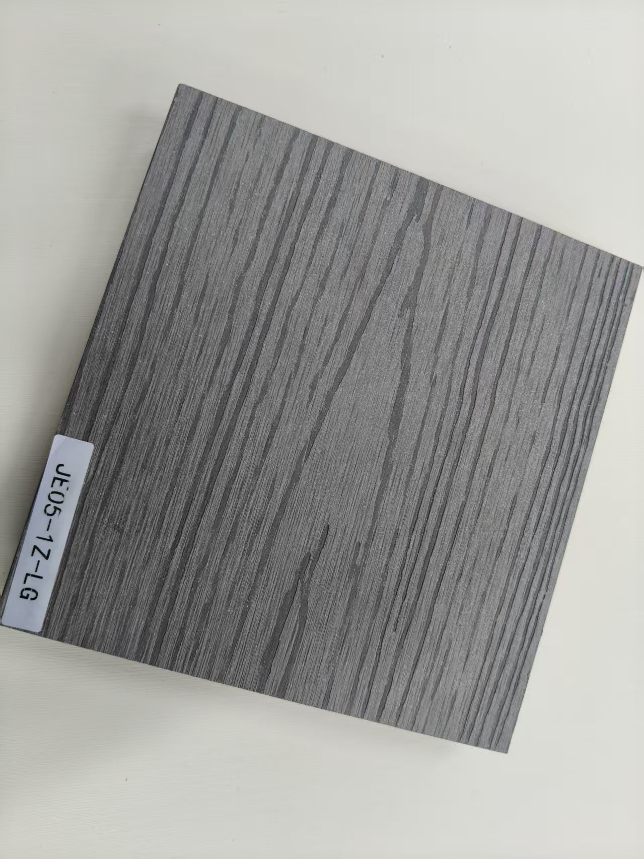 绿生新材料   PE一代方孔户外地板  户外装饰神器 强韧耐磨安全环保  家居装修必备福音   绿生新材料详情1