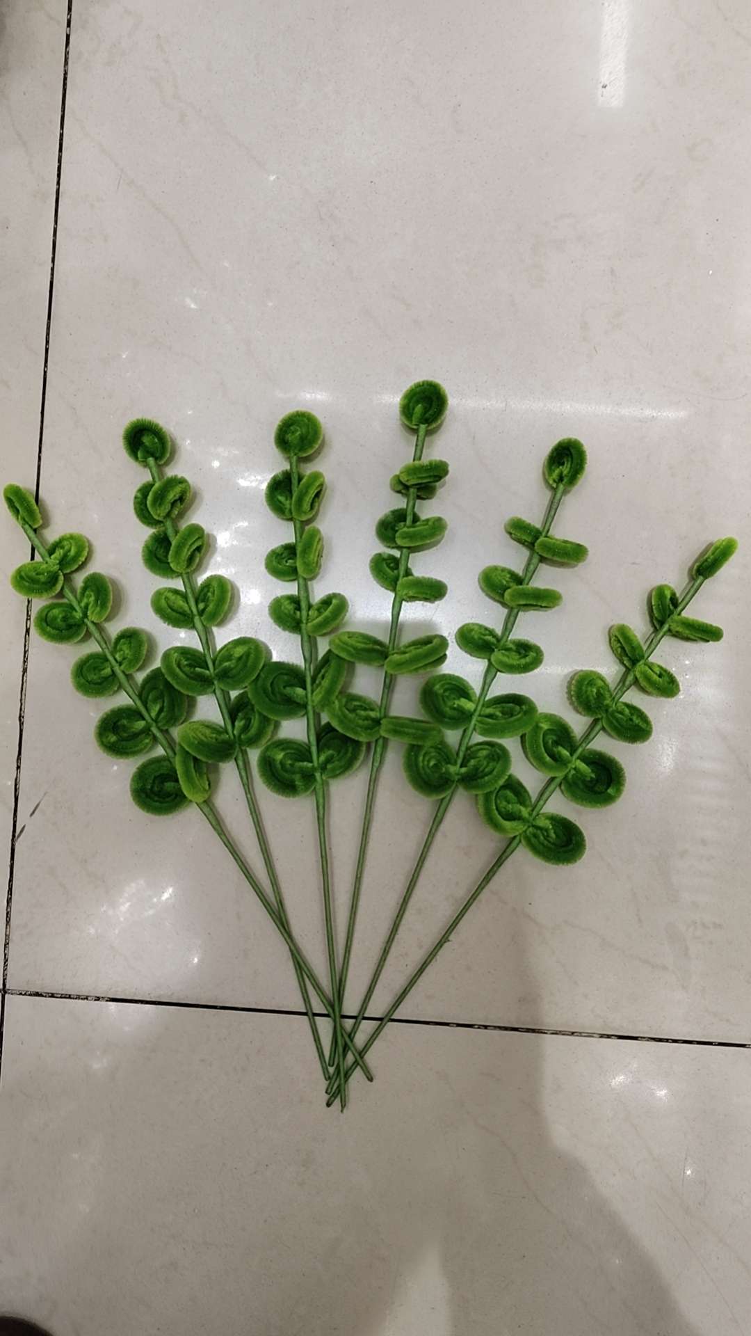 家饰艺术 塑料花假花仿真花饰 滕条挂壁绢花装饰 苔藓叶尤加绿植墙挂品 环保耐久美观