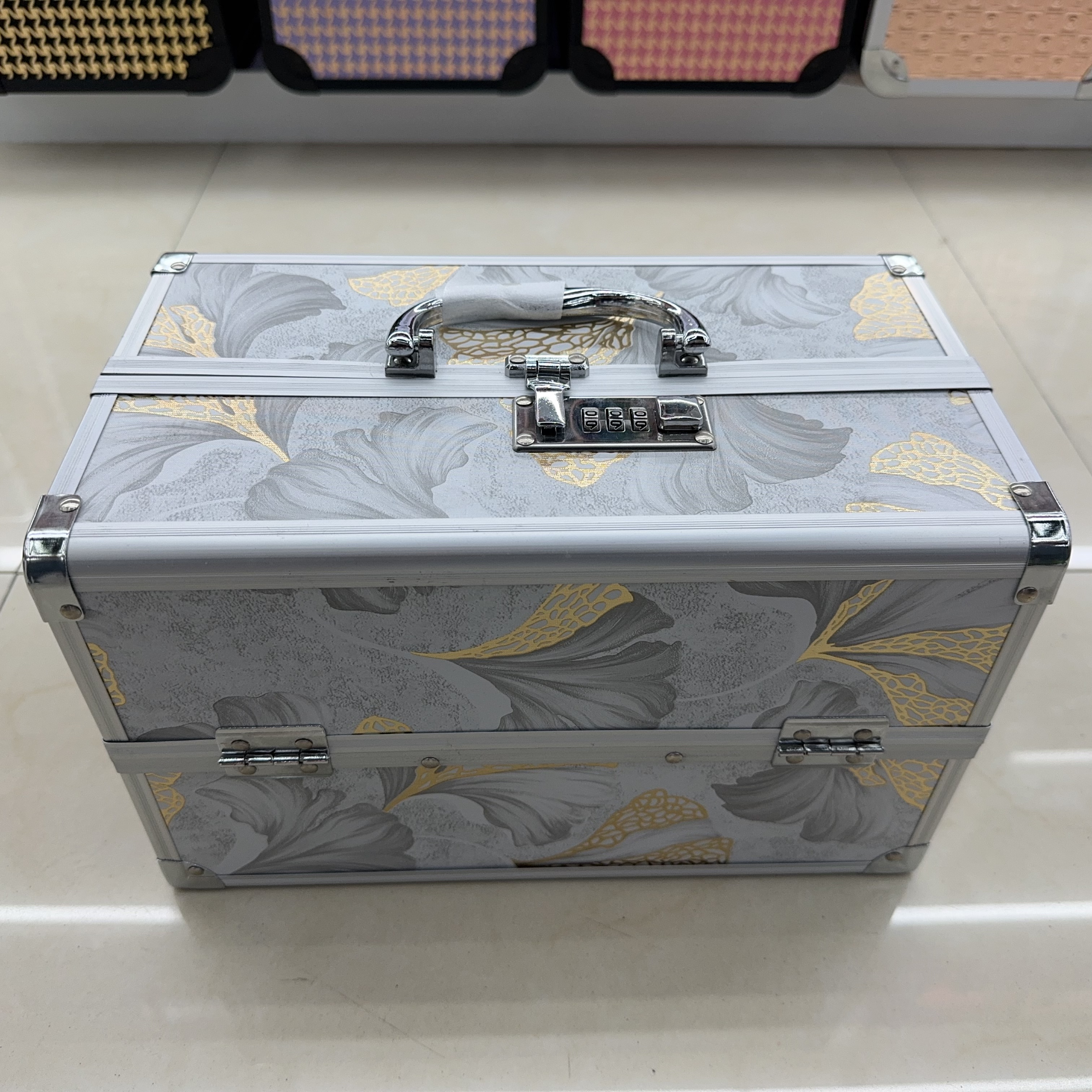 New portable double-opening multi-layer powder box, PU jewelry storage box and cosmetic case from Yiwu Application Scenario
