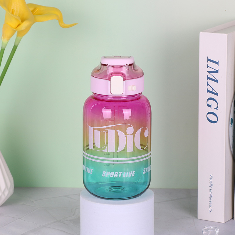 X158-8352 New Outdoor Sports Water Bottle For Both Men And Women: Convenient, Large-Capacity, Fashionable And Heat-Resistant Plastic For Direct Drinking
