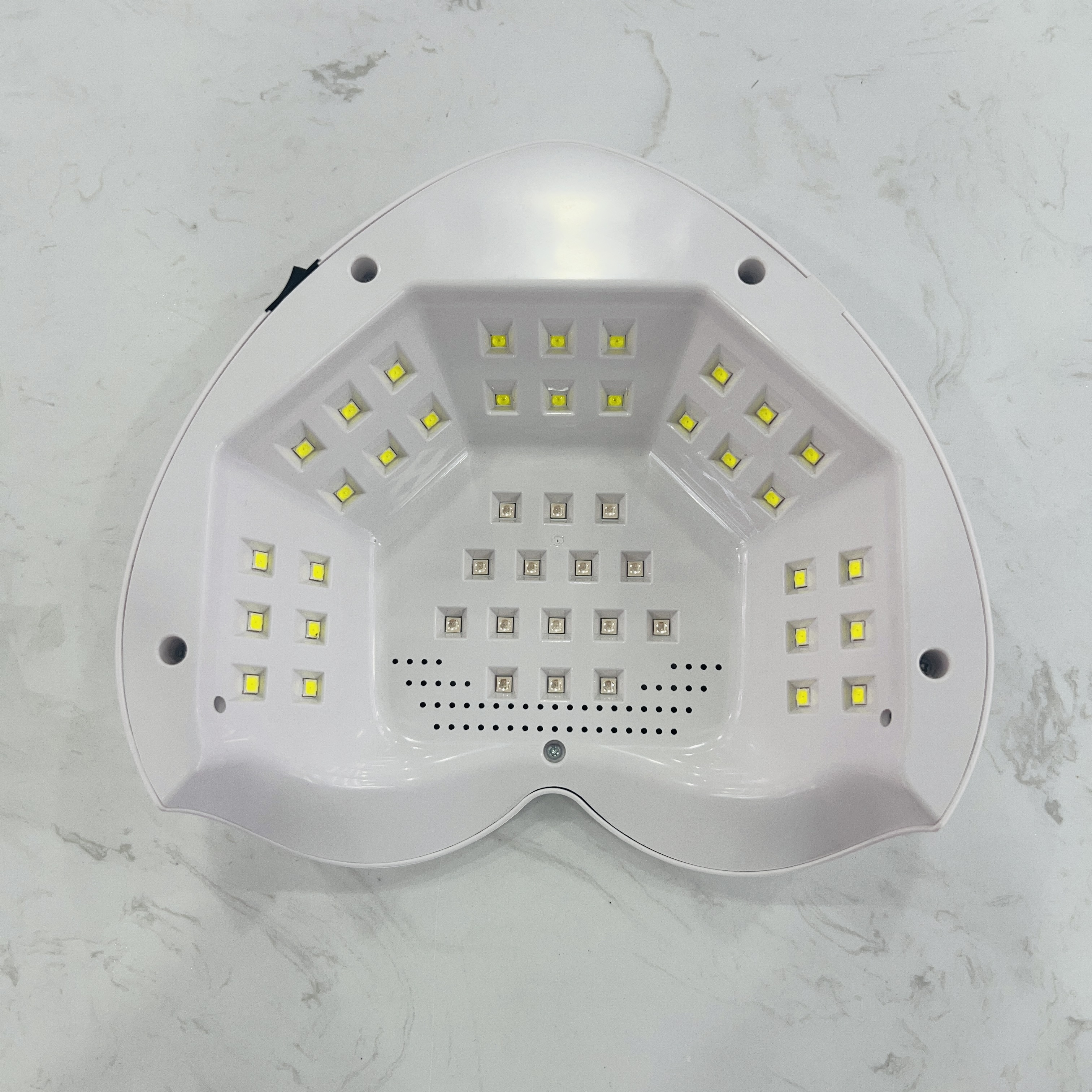 The new 248W battery-powered induction nail lamp, nail baking lamp and therapy lamp feature a touch screen design with 45 LED beads Application Scenario