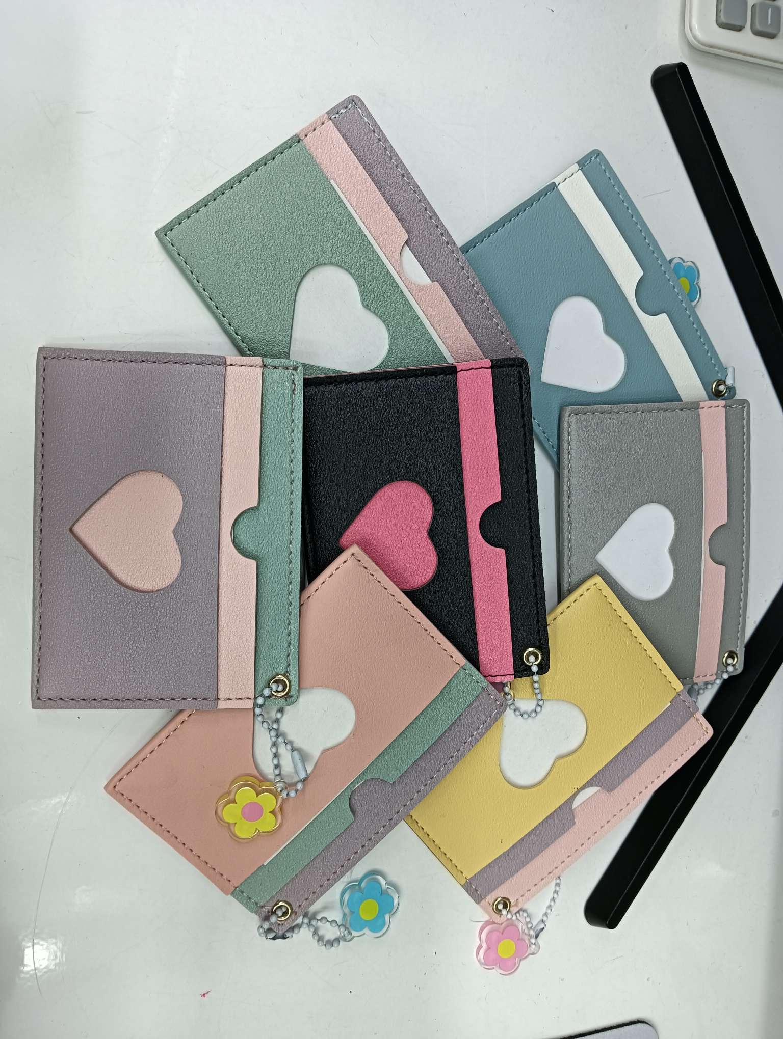 Horizontal Love card holder hard rubber cover PVCA3 card case, simple and fashionable school card case, student-specific luggage, leather goods, multi-functional card case, portable storage