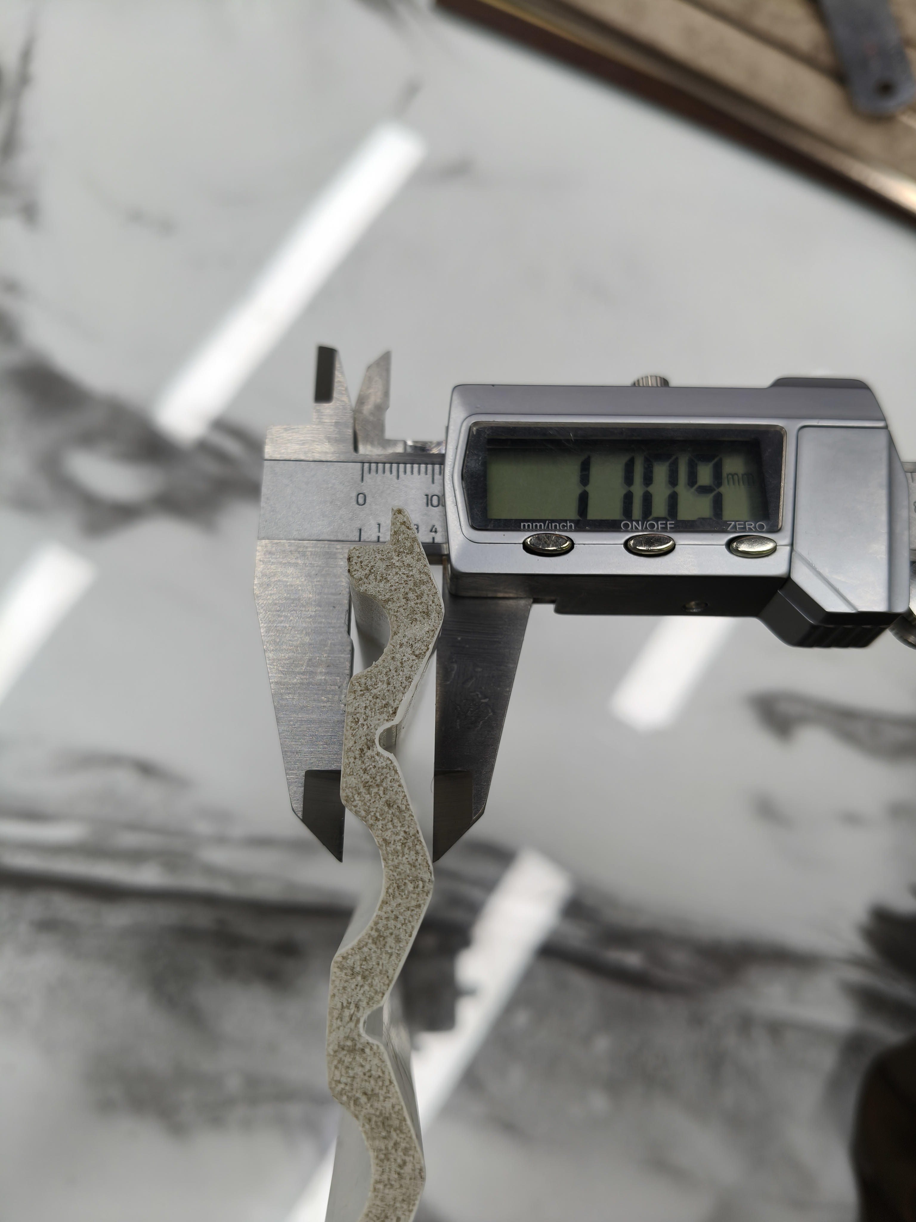 绿生新材料 PS材质格栅板 121*11 长度可定制 轻奢风 电视背景墙 沙发背景墙 家居必备 建材板材 详情5