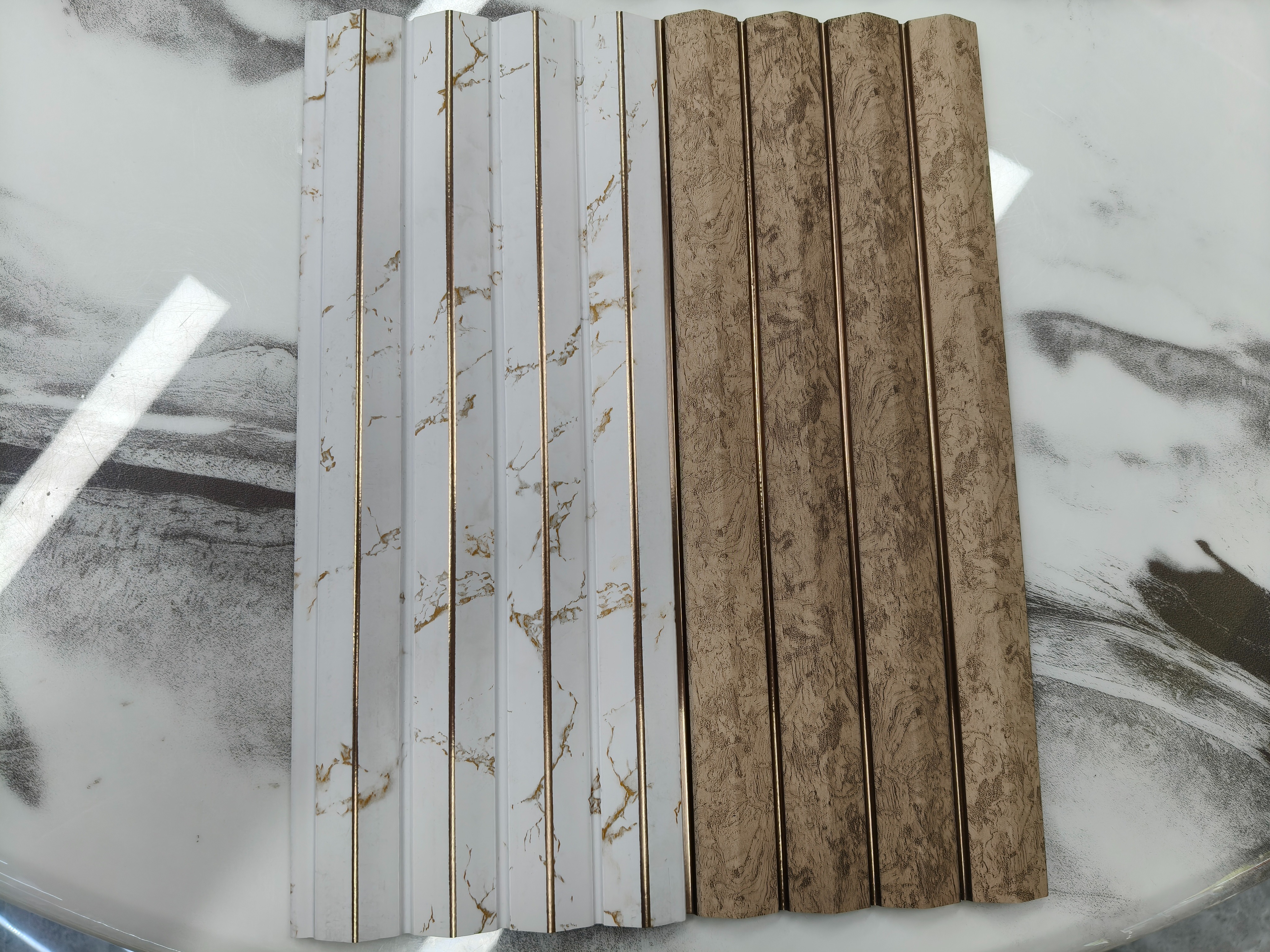 绿生新材料 PS材质格栅板 121*11 长度可定制 轻奢风 电视背景墙 沙发背景墙 家居必备 建材板材 详情3