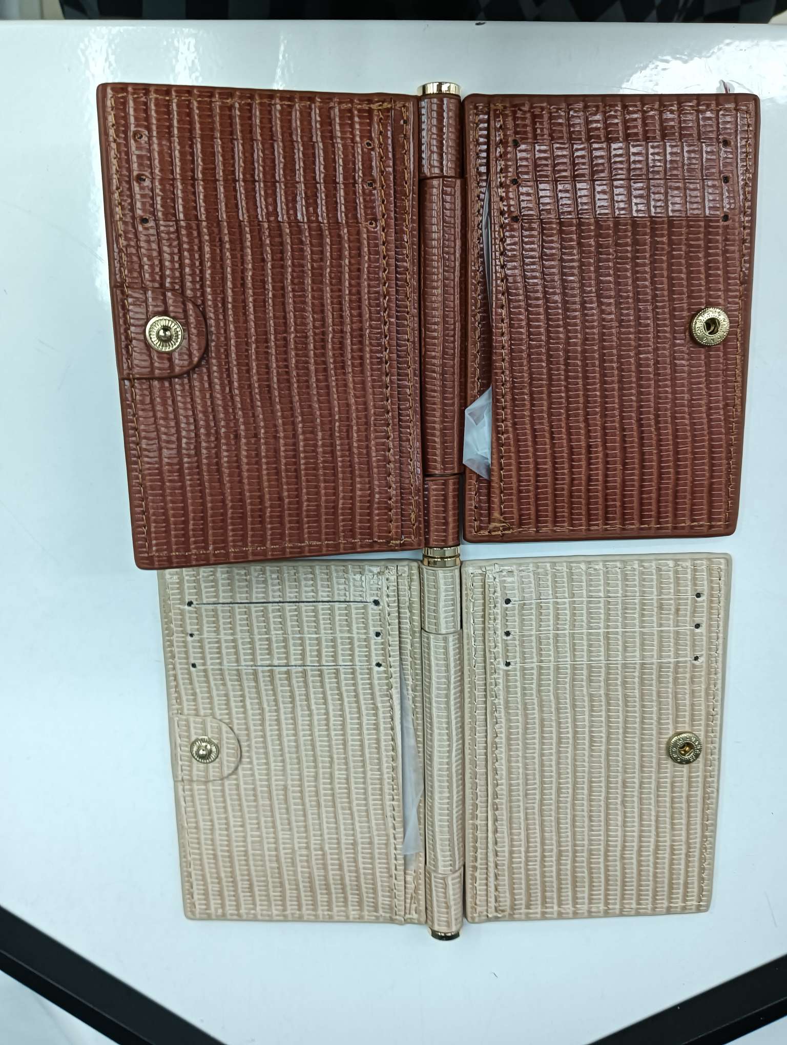 Flip cover card case, high-end luggage and leather goods card holder, practical and portable, hard rubber case, A3 size, high-quality material Specification image