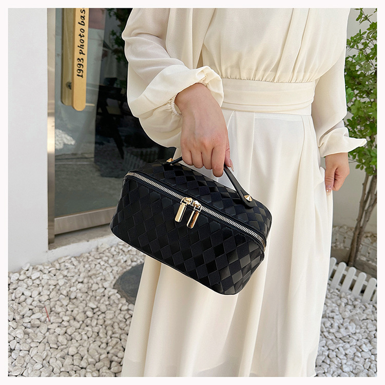 厂家批发化妆包女大容量棋盘格双拉防水收纳包手提高颜值洗漱包女白底实物图