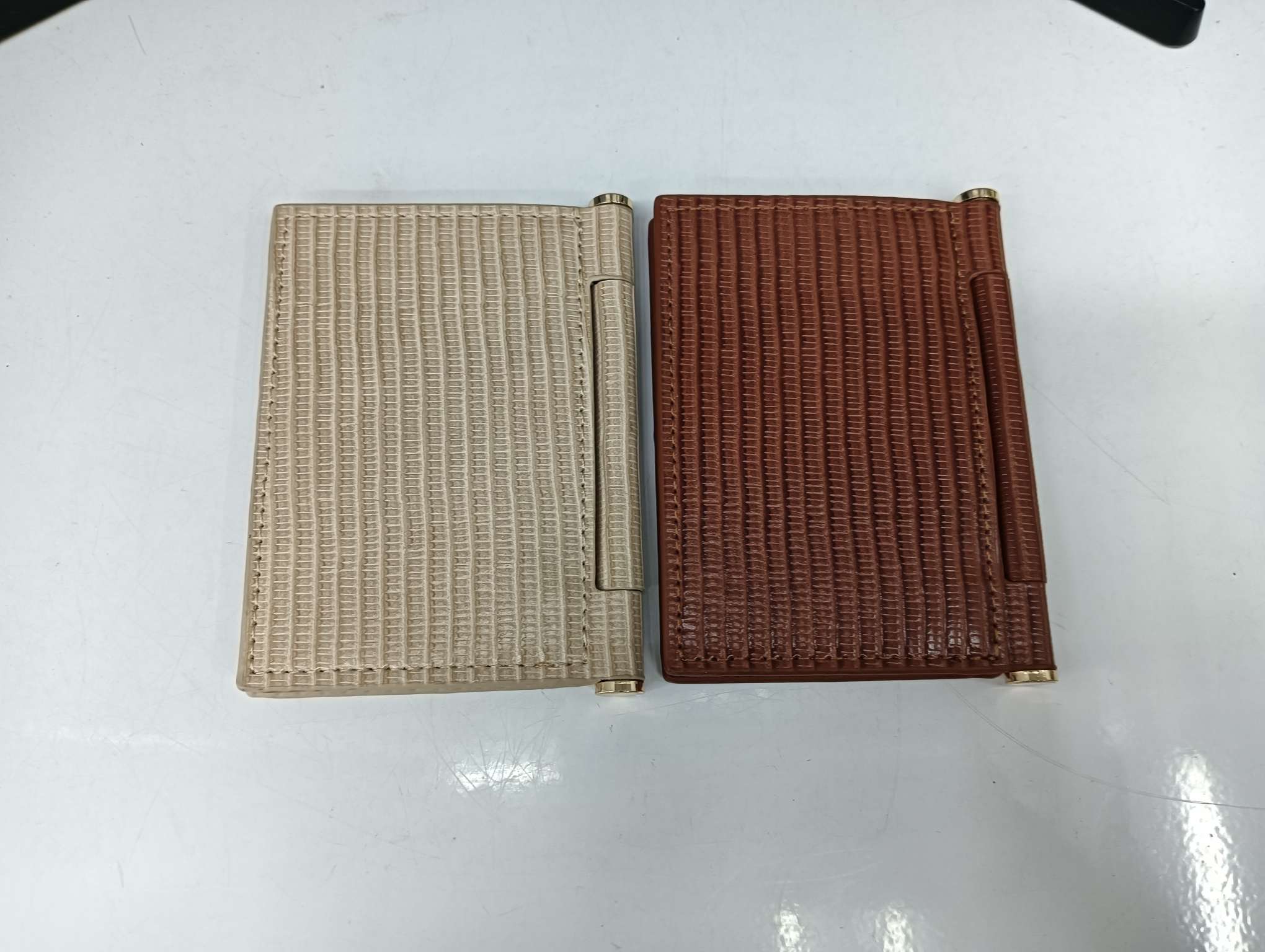 Flip cover card case, high-end luggage and leather goods card holder, practical and portable, hard rubber case, A3 size, high-quality material details Picture