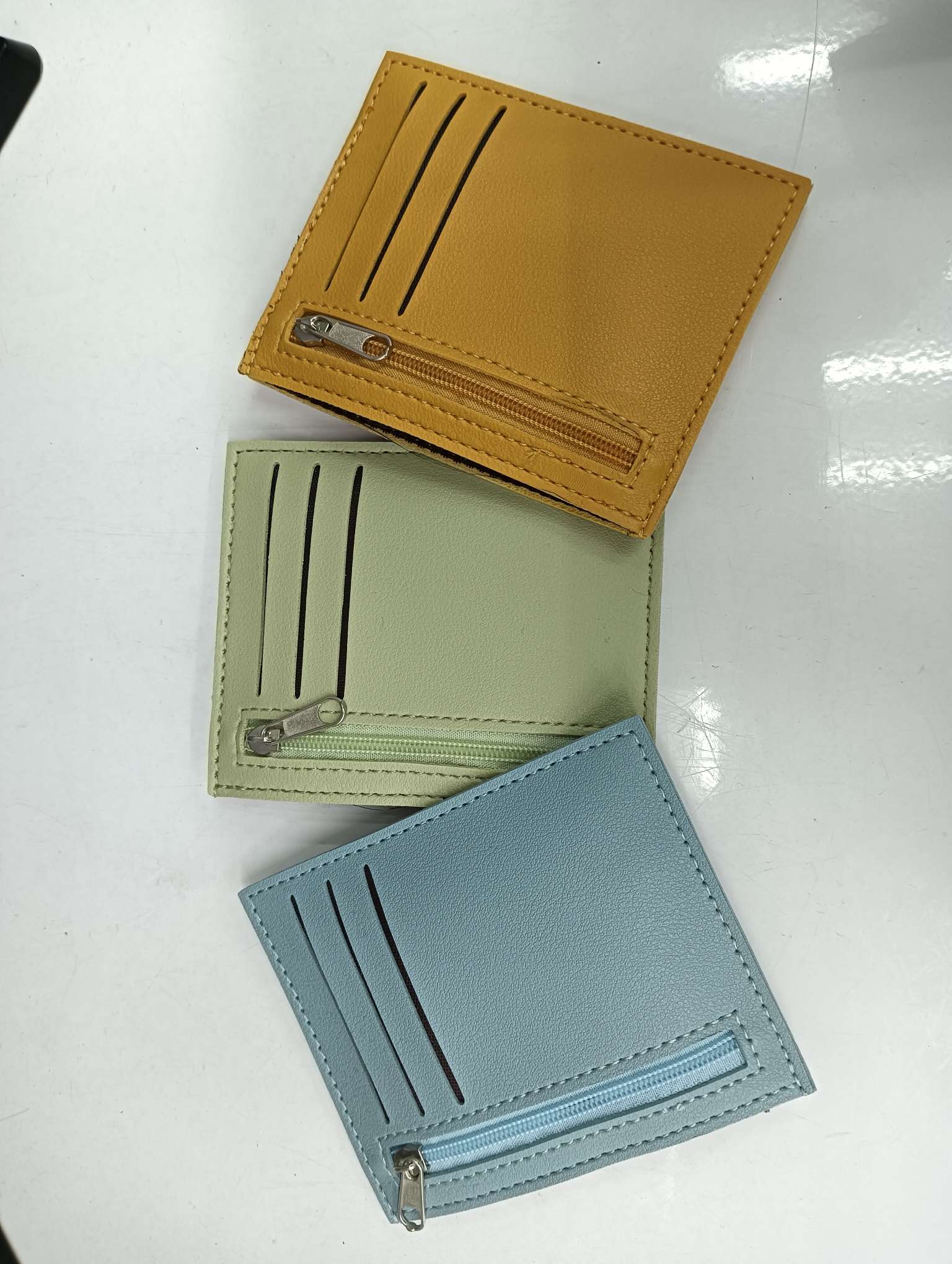 Luggage, leather goods, card cases, hard transparent card cases and card bag storage and organization