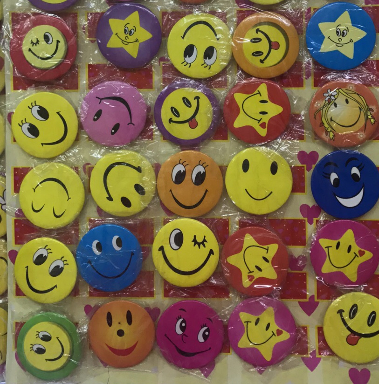 笑脸徽章 卡通可爱胸章微笑服务胸针幼儿园