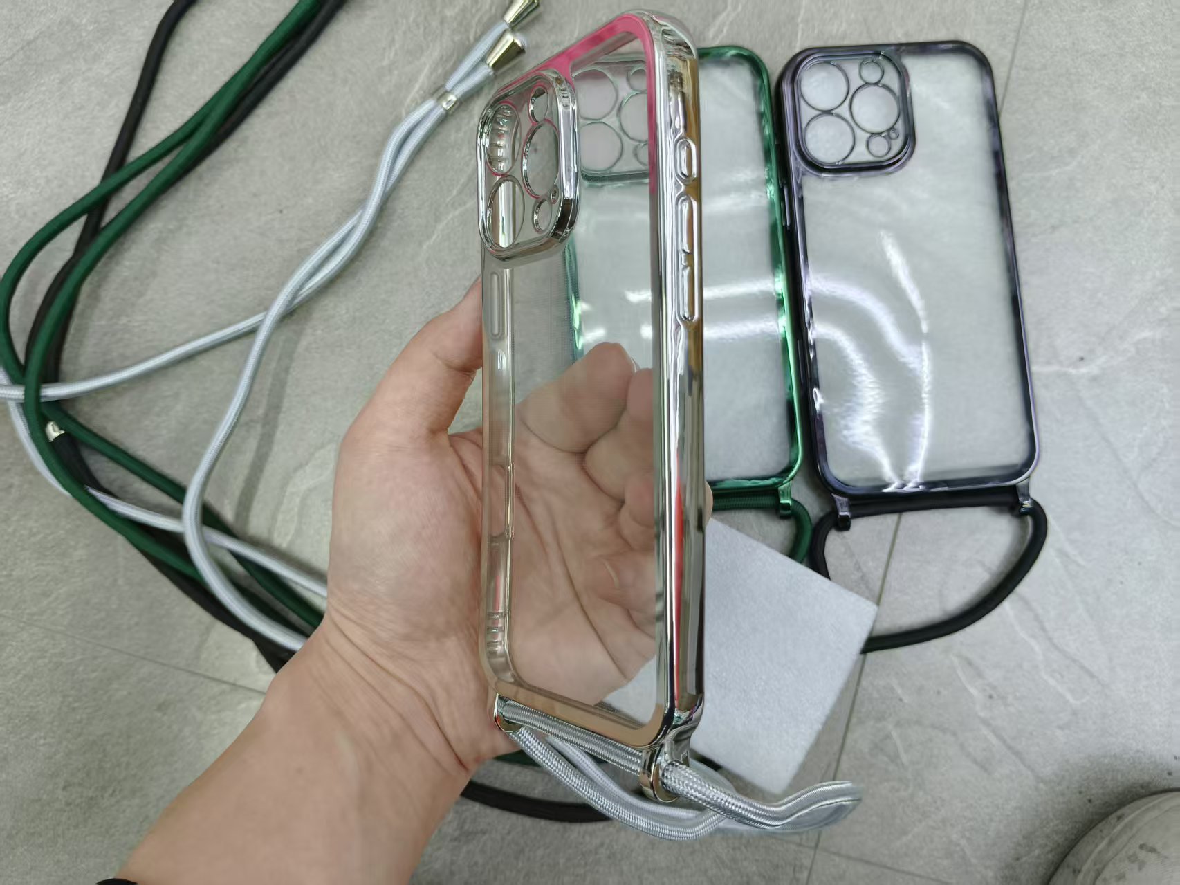 Electroplated edge transparent tpu lanyard phone case Application Scenario