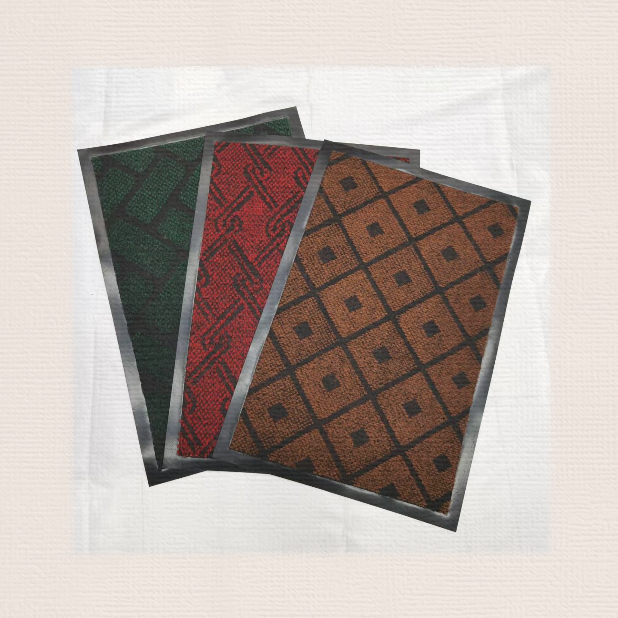 PVC base jacquard floor MATS, carpet door MATS, floor MATS, water-absorbing and anti-slip MATS, bathroom MATS, kitchen MATS, polyester floor MATS come in multiple patterns, styles and colors, and are available in various sizes, including 40*60CM full figure