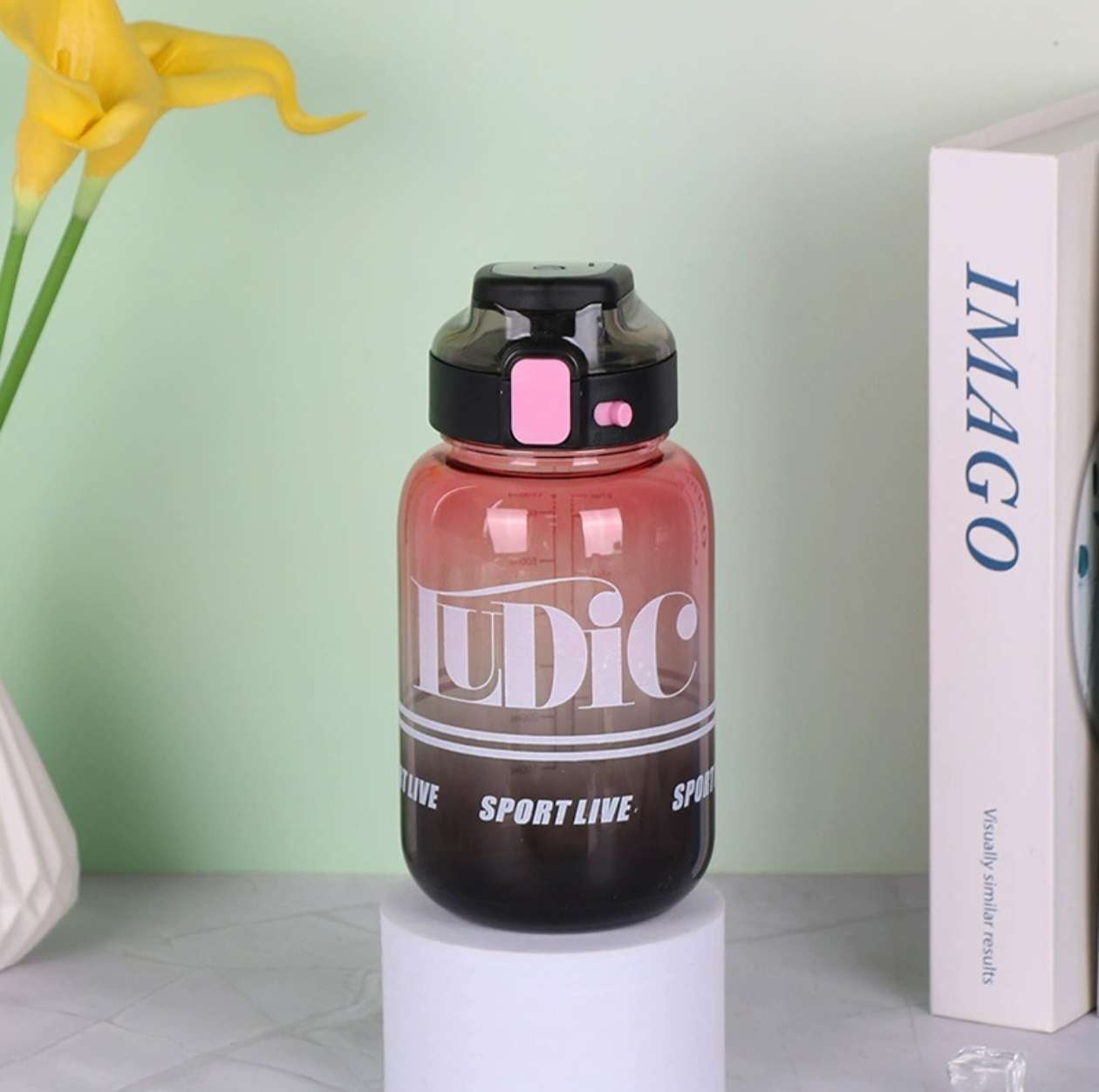 X158-8179 New outdoor sports water bottle for men and women: Convenient, large-capacity, fashionable and heat-resistant plastic direct drinking cup Application Scenario