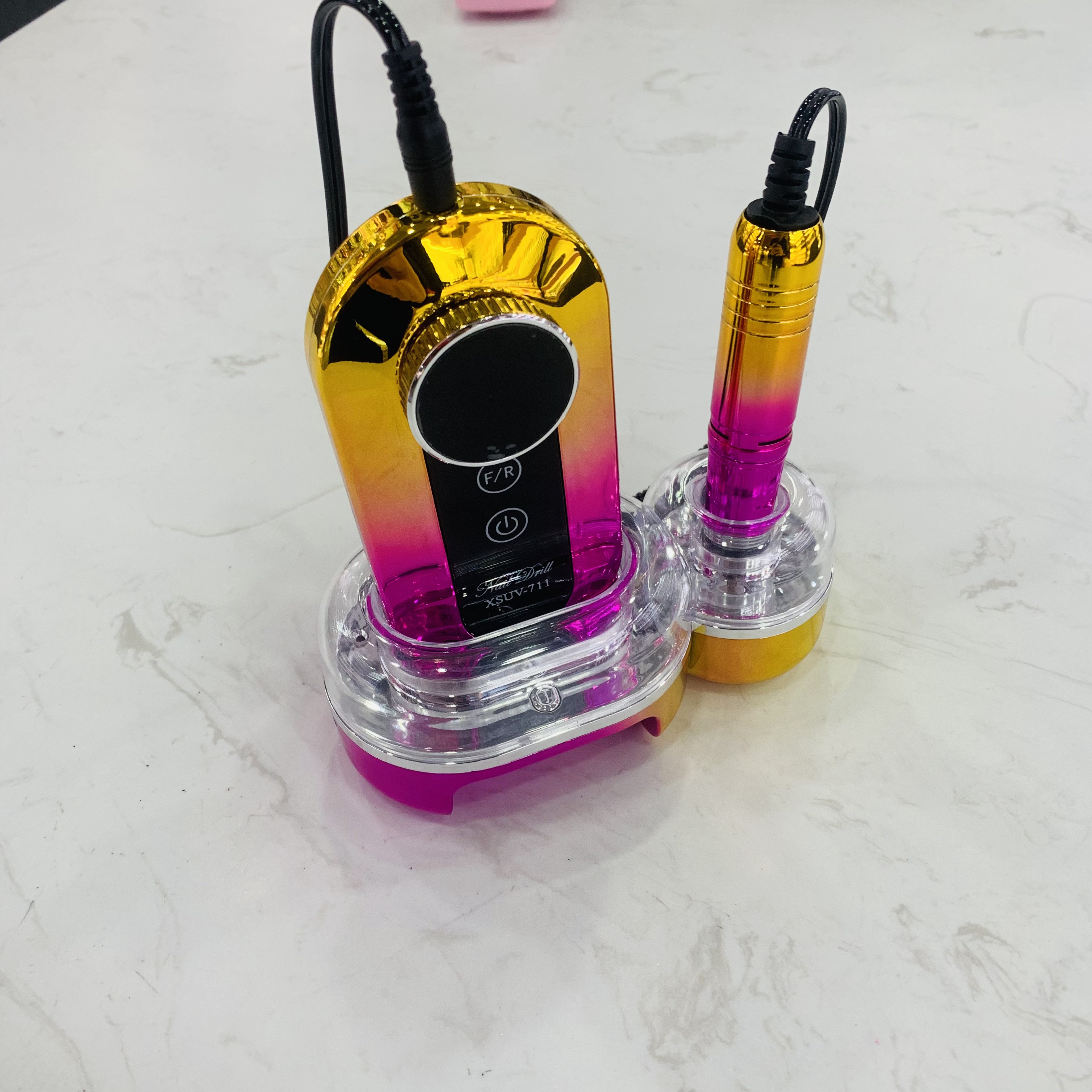 New battery-powered nail polish polishing machine and nail lamp 2-in-1, 45,000 RPM portable nail polish Application Scenario