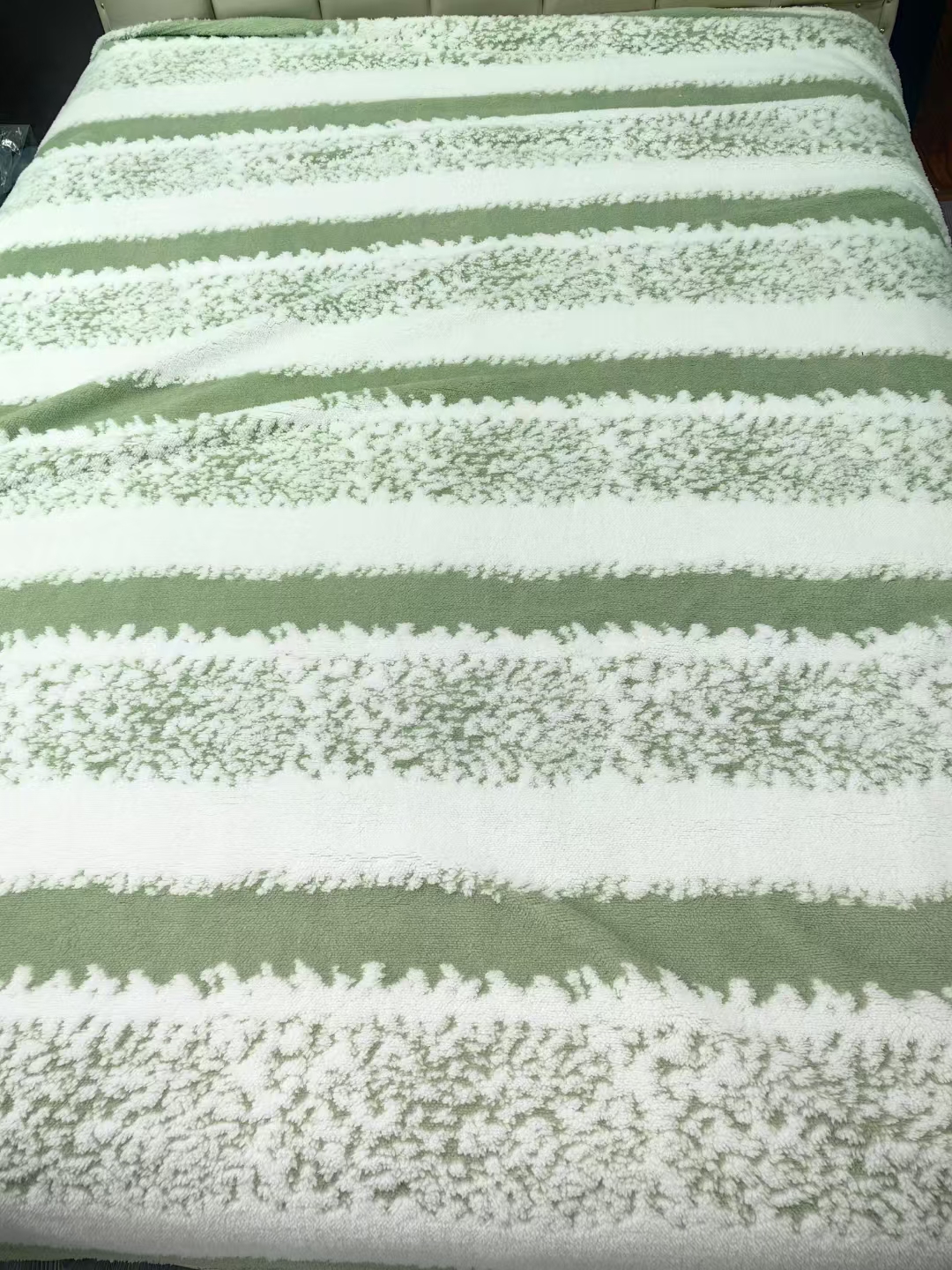 Junbao Printing and Dyeing's Chenille imitation velvet blanket is exclusively available for cross-border foreign trade export in stock Specification image
