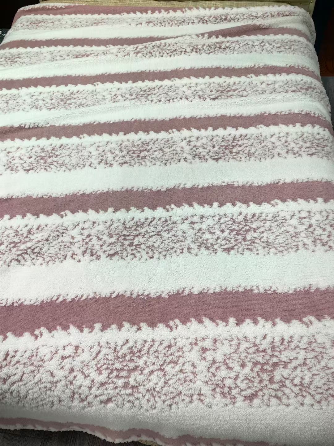 Junbao Printed and dyed Chenneil-like fabric sofa towels, blankets and throw pillows are exclusively available for cross-border foreign trade export in stock Application Scenario