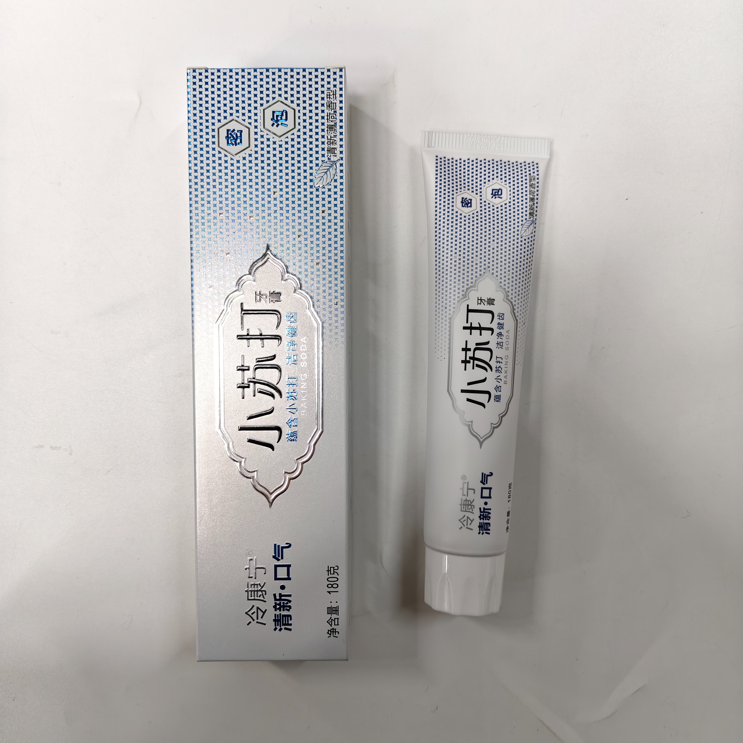 日用品百货牙膏批发 冷康宁密泡小苏打180克清新口气清新薄荷香型牙膏口腔清洁详情3