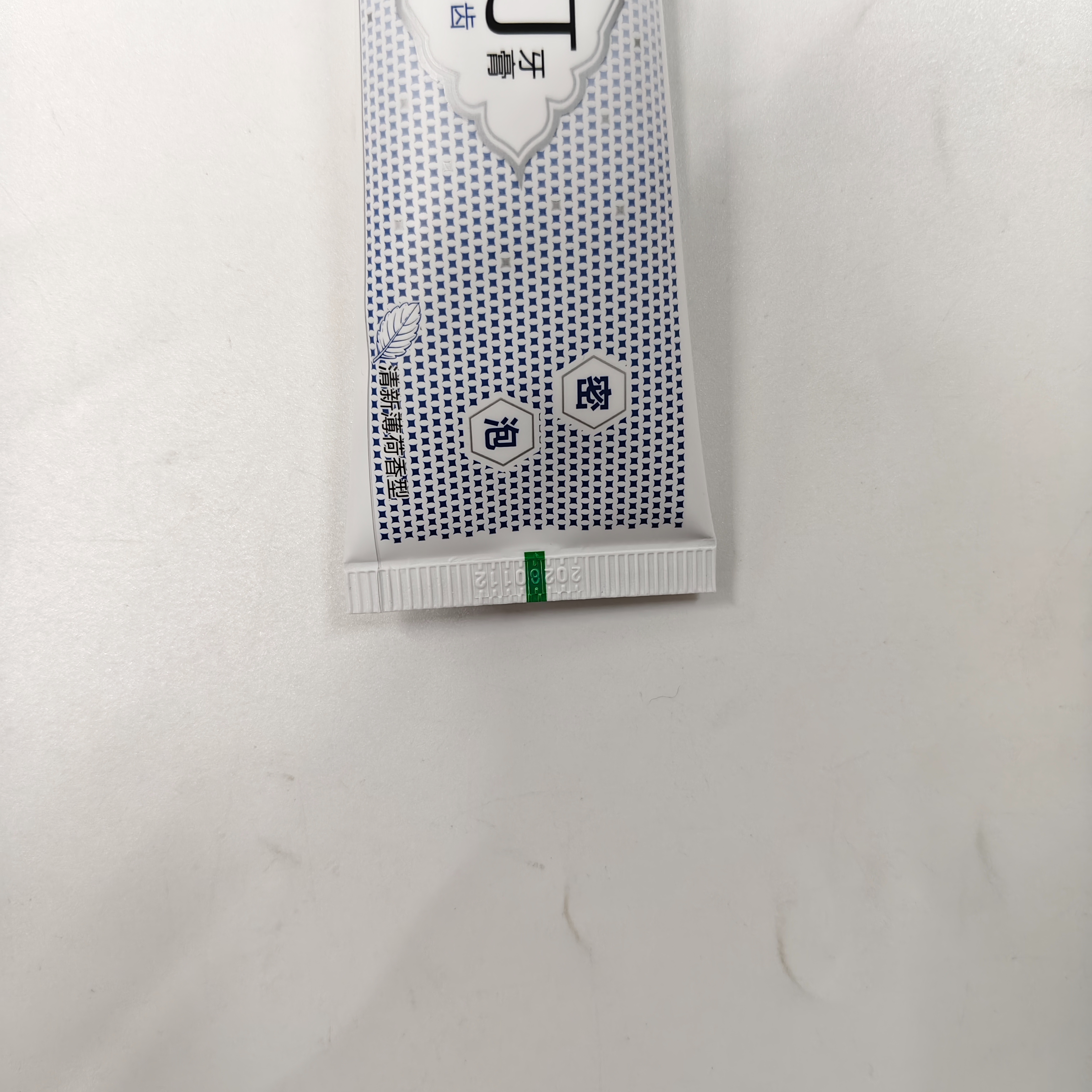 日用品百货牙膏批发 冷康宁密泡小苏打180克清新口气清新薄荷香型牙膏口腔清洁详情6