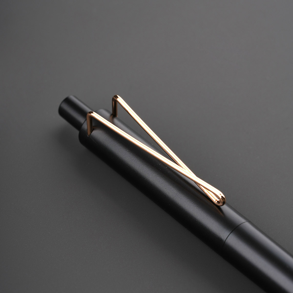 Signature pen Metal pen holder Neutral Pen Advanced sense large V-shaped press Signature Pen Gift Pen Gift pen Neutral pen Application Scenario