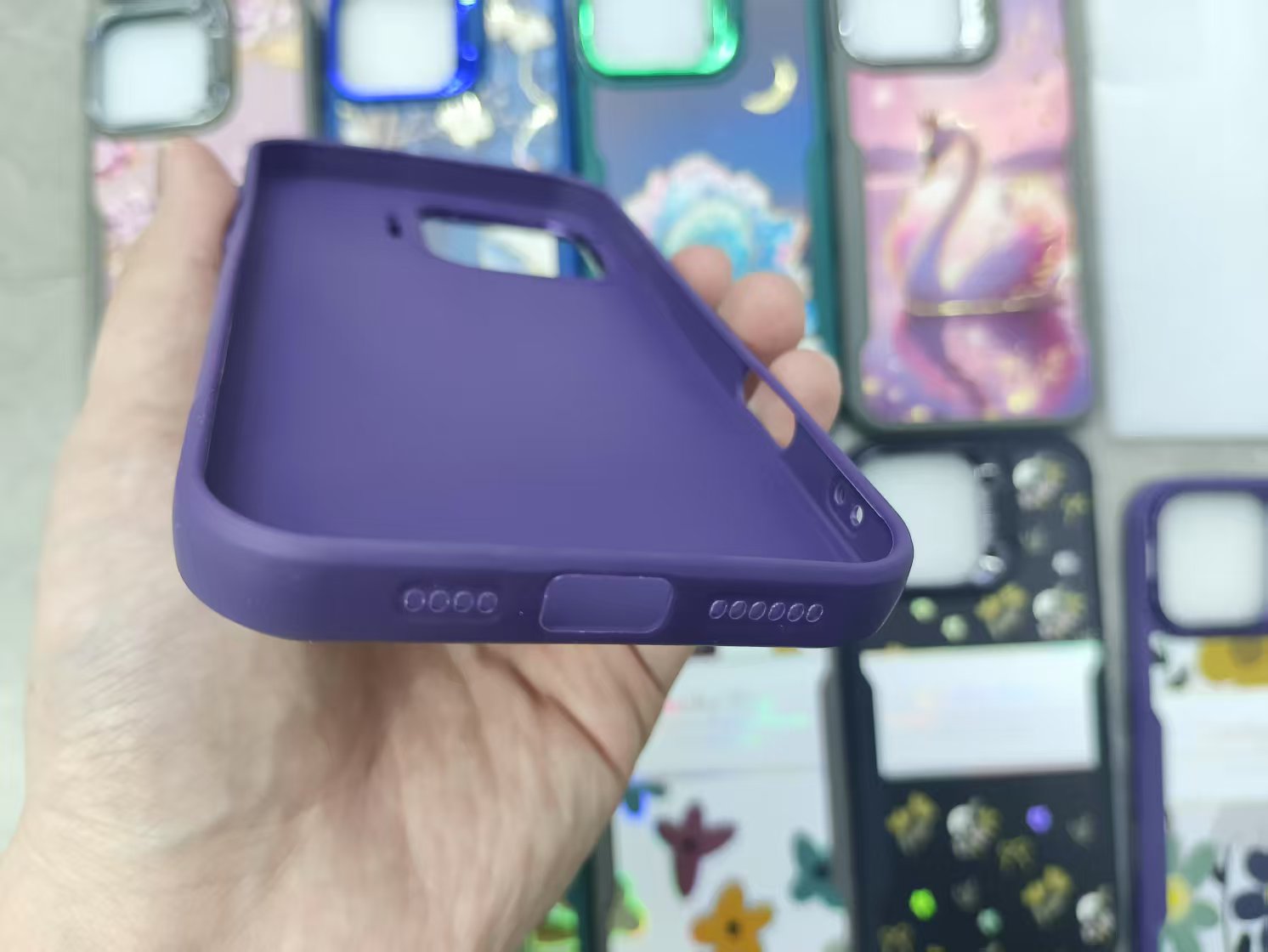 小蛮腰镜面印图手机壳，镜头支架详情9