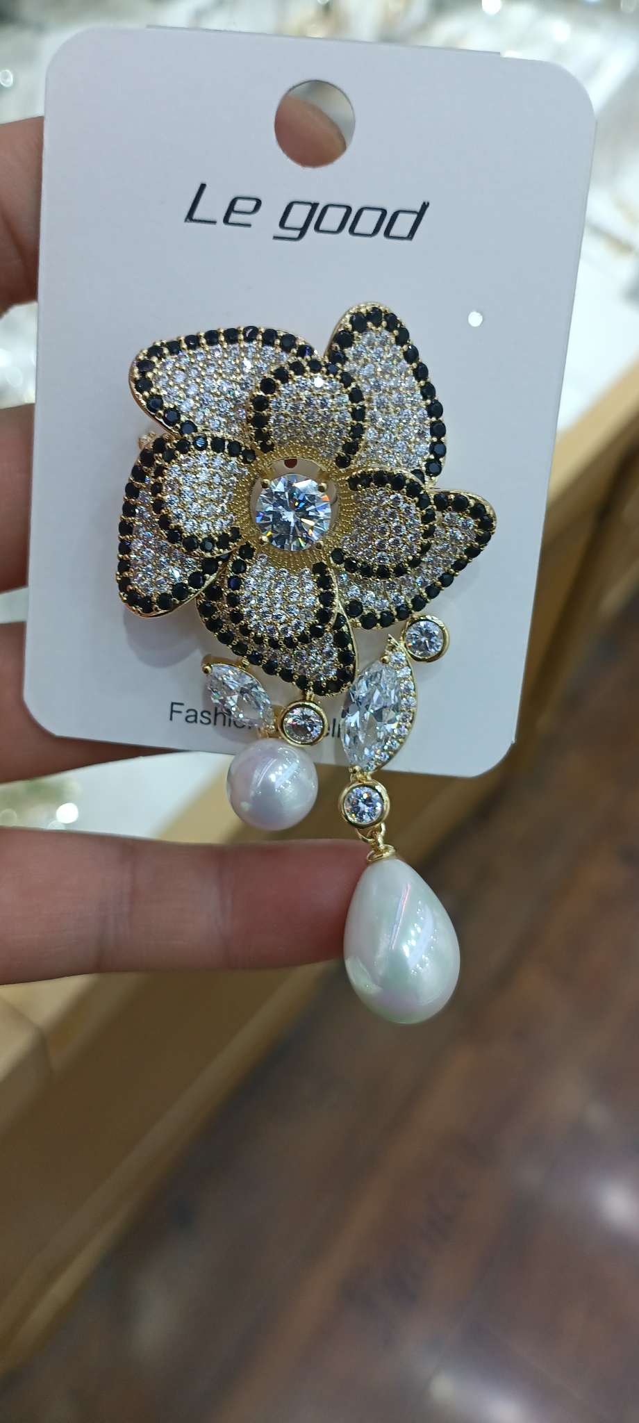 Broche de lujo con circonitas Specification image