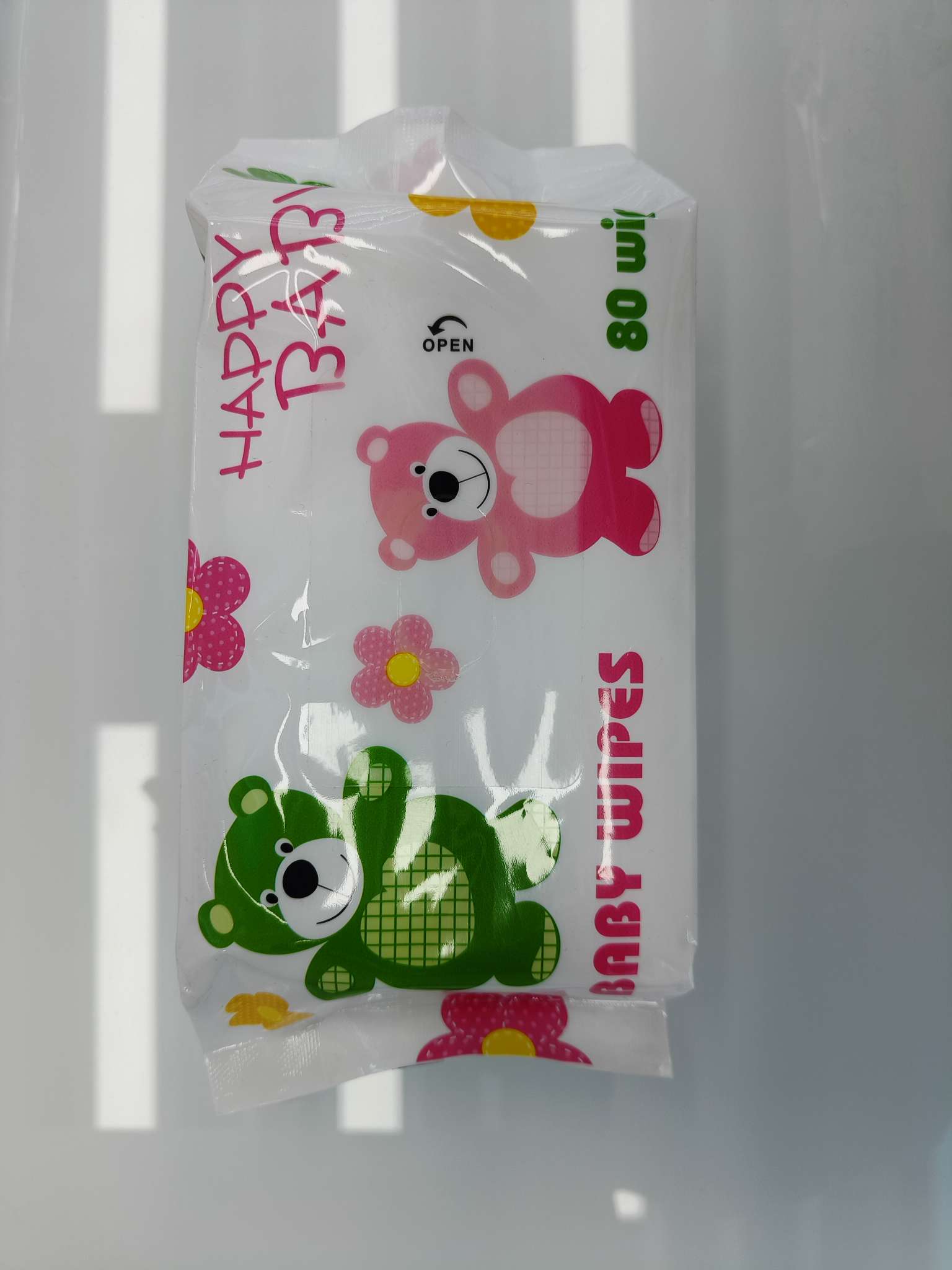 Baby wet wipes, disposable personal care wet wipes, clean, hygienic, convenient to carry, essential for travel Specification image