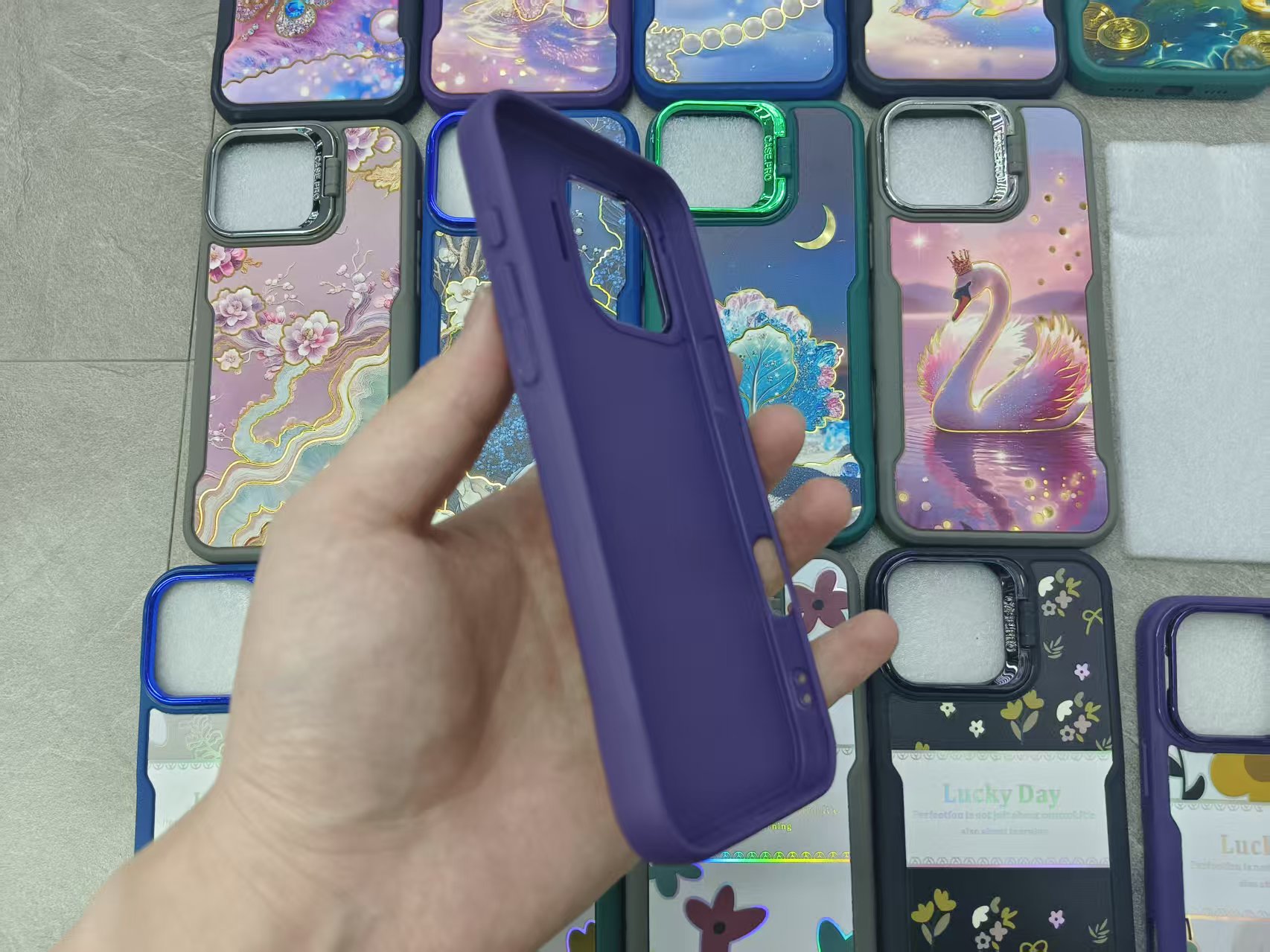 小蛮腰镜面印图手机壳，镜头支架详情7