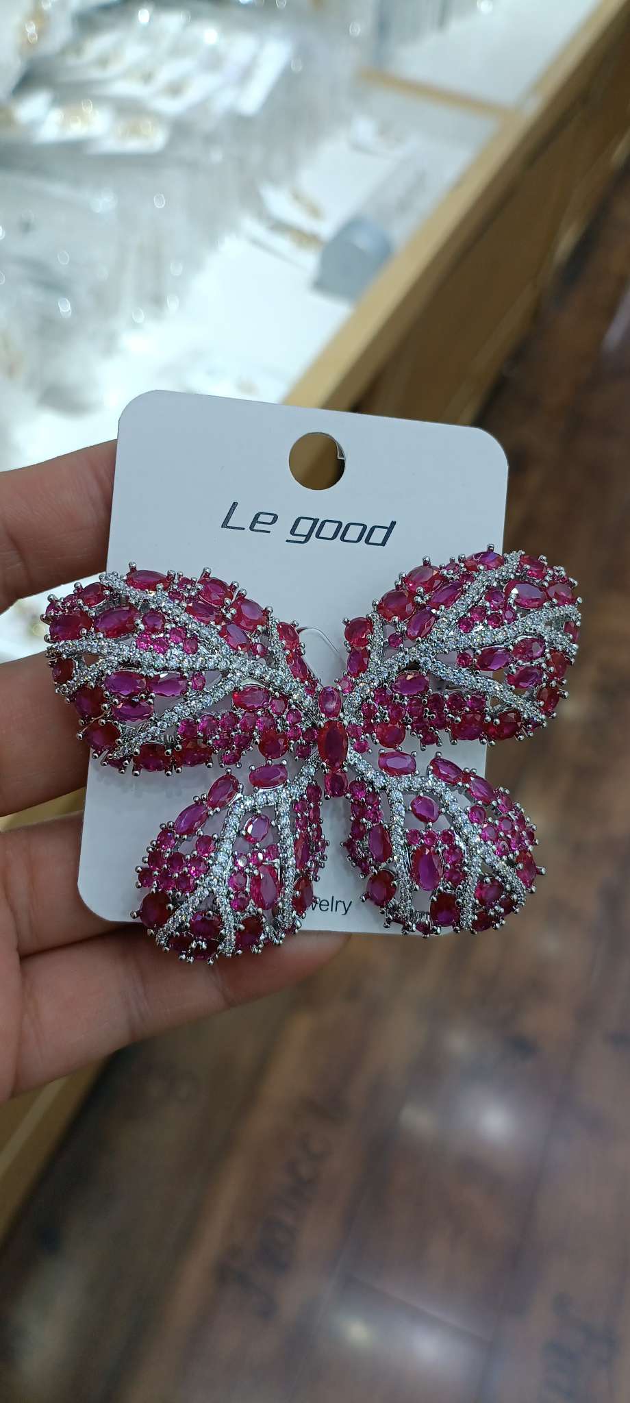 Broche de lujo con circonitas details Picture