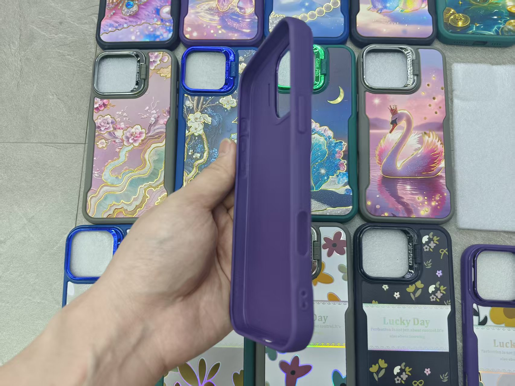 小蛮腰镜面印图手机壳，镜头支架详情8