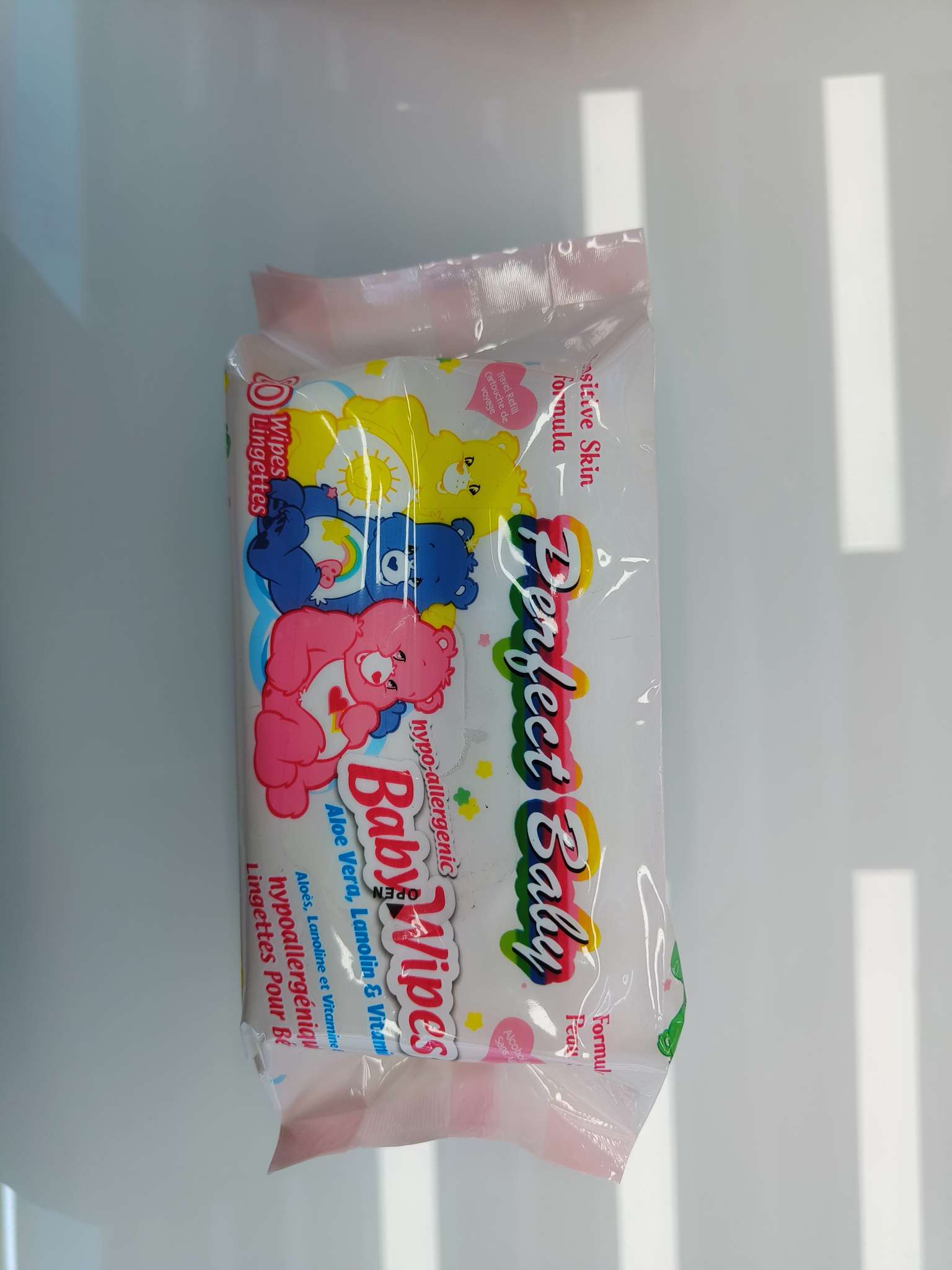 Portable baby wipes for wet cleaning pic 2